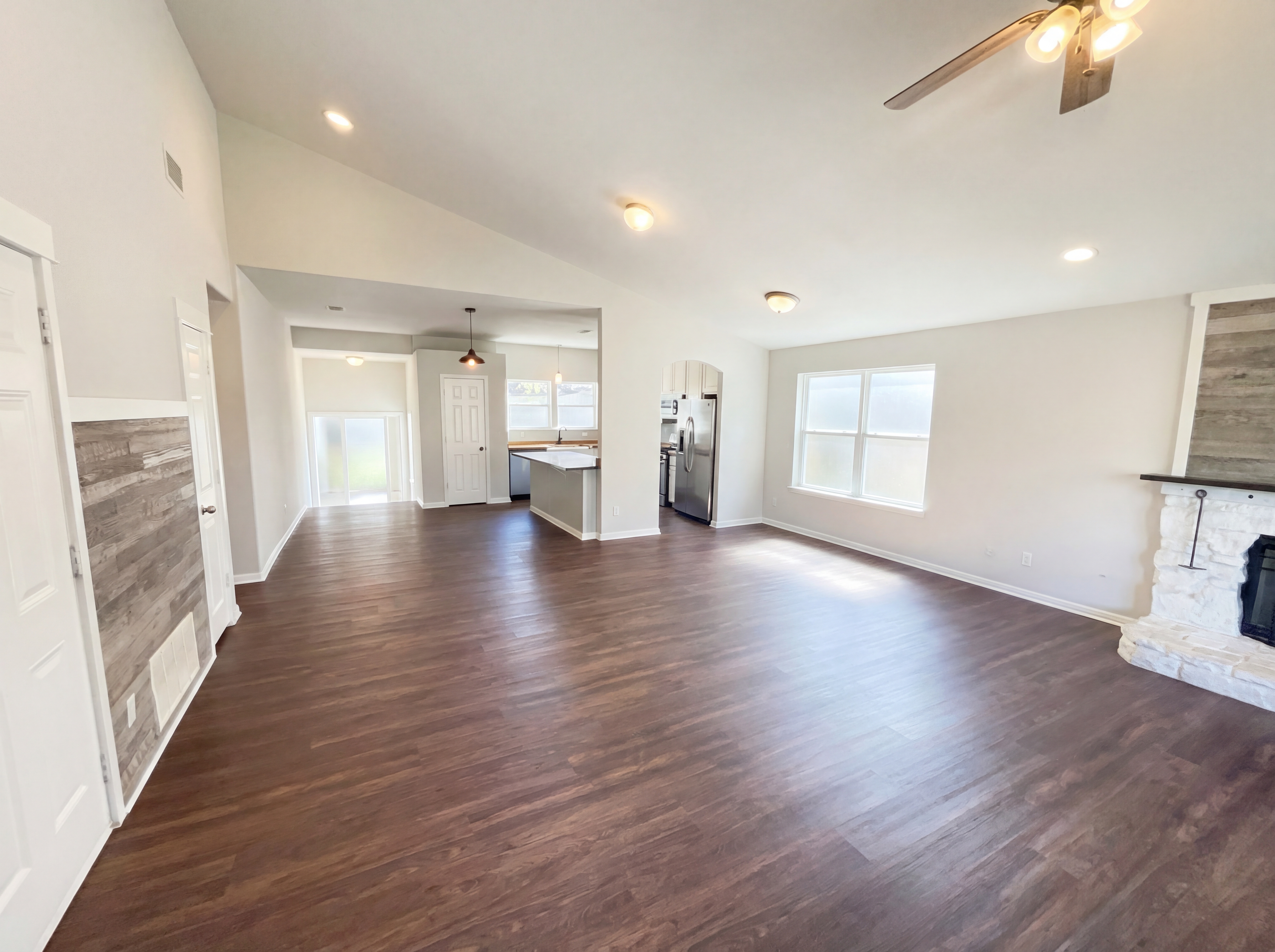 Photo 7 of 18 of 1516 Gatlinburg Dr, Pflugerville, TX
