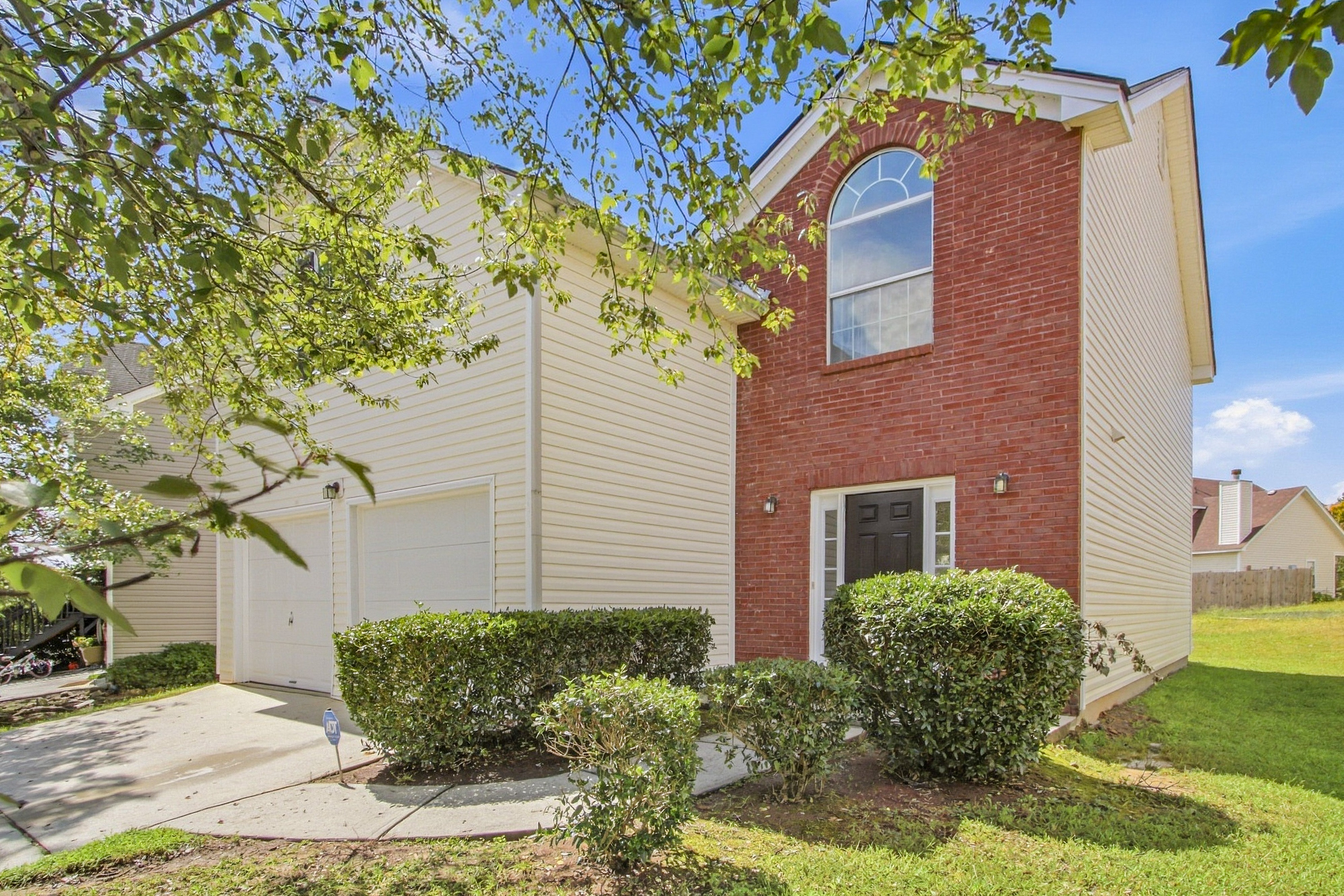 Photo 3 of 33 of 2571 S Hills, Riverdale, GA