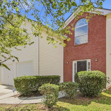 Property photo 3 of 2571 S Hills