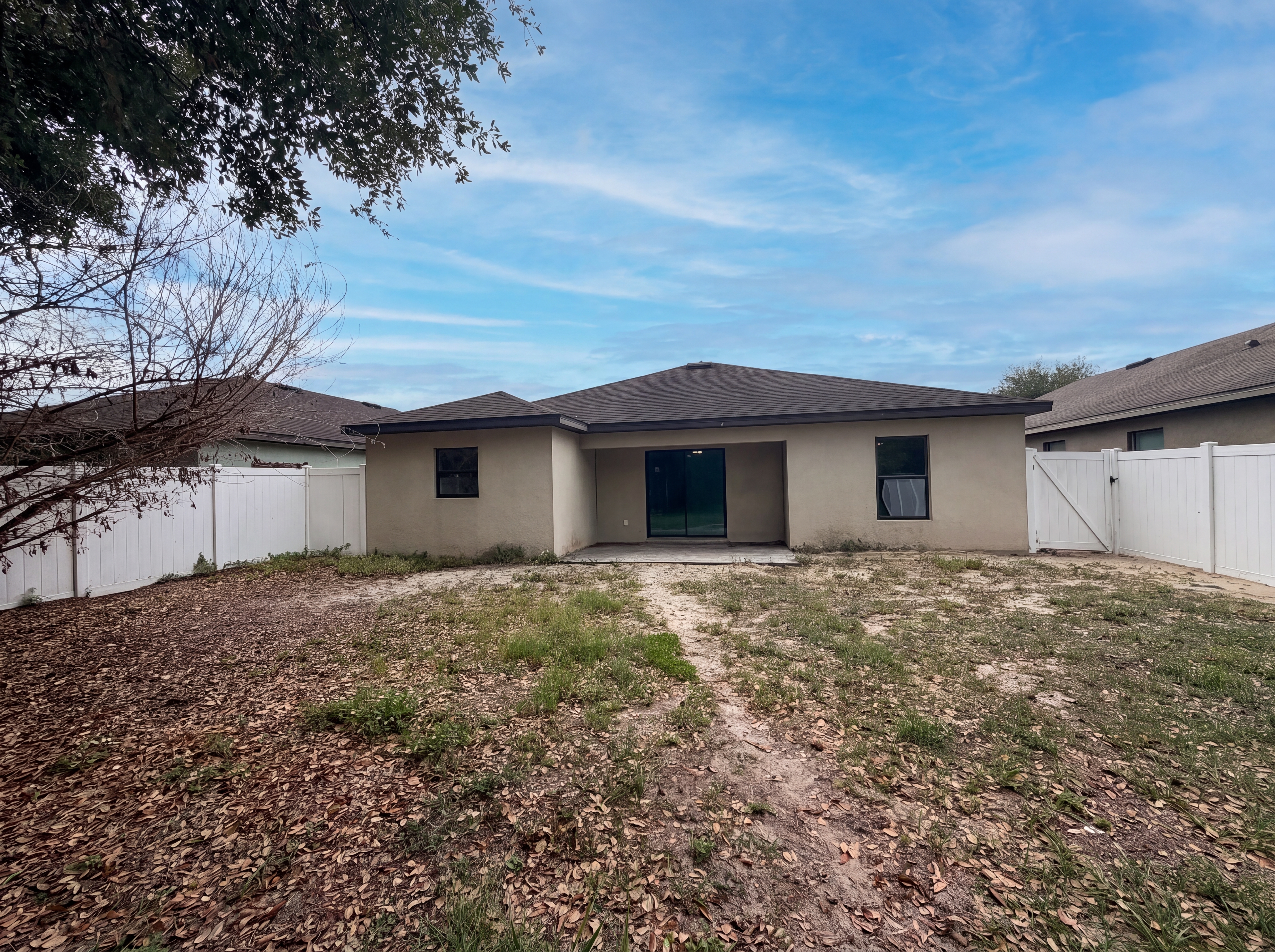 Photo 5 of 21 of 2440 Bracknell Forest Trl, Tavares, FL