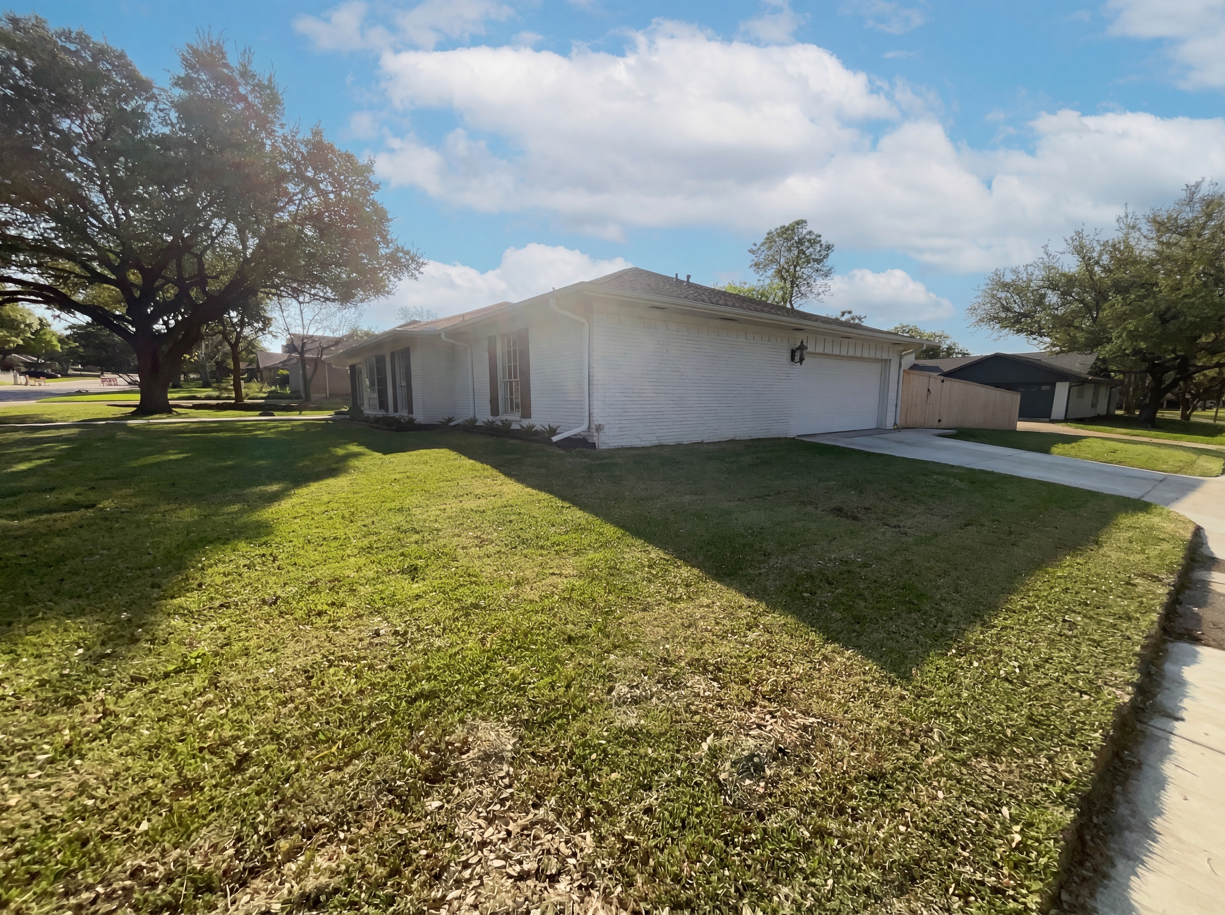 Photo 17 of 19 of 2800 N Surrey Dr, Carrollton, TX