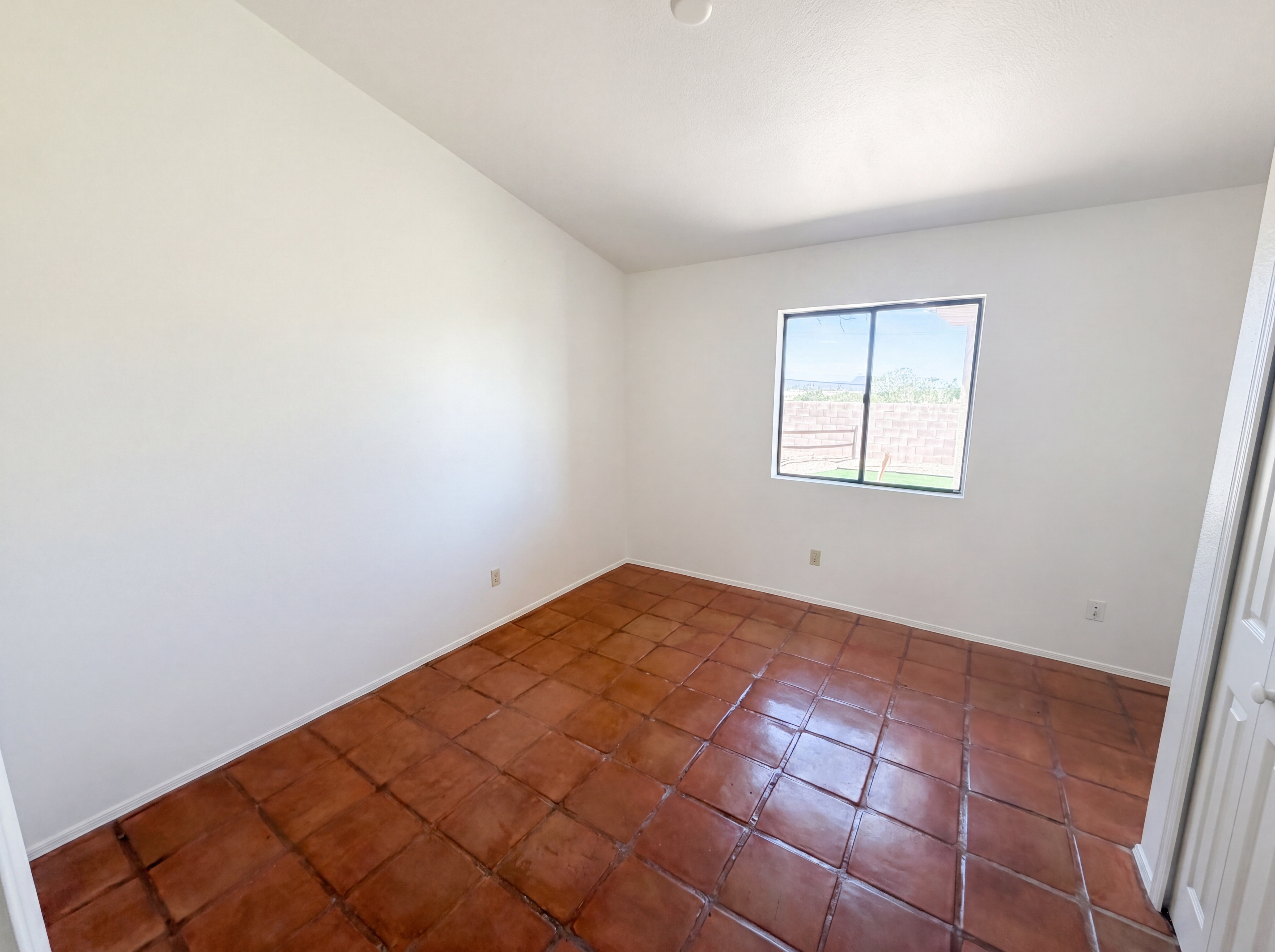 Photo 4 of 21 of 9625 N Broadmede St, Tucson, AZ