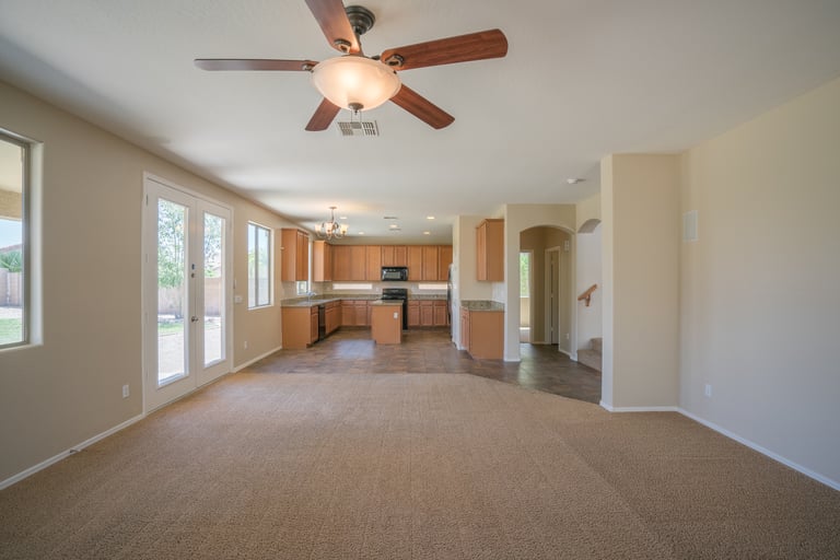 Photo 9 of 33 - 16966 W Bradford Way, Surprise, AZ 85374