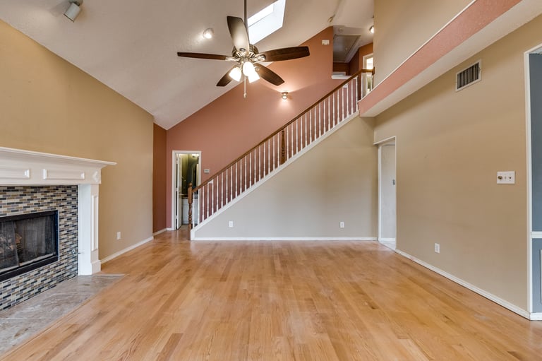 Photo 7 of 26 - 2251 Dallas Dr, Carrollton, TX 75006