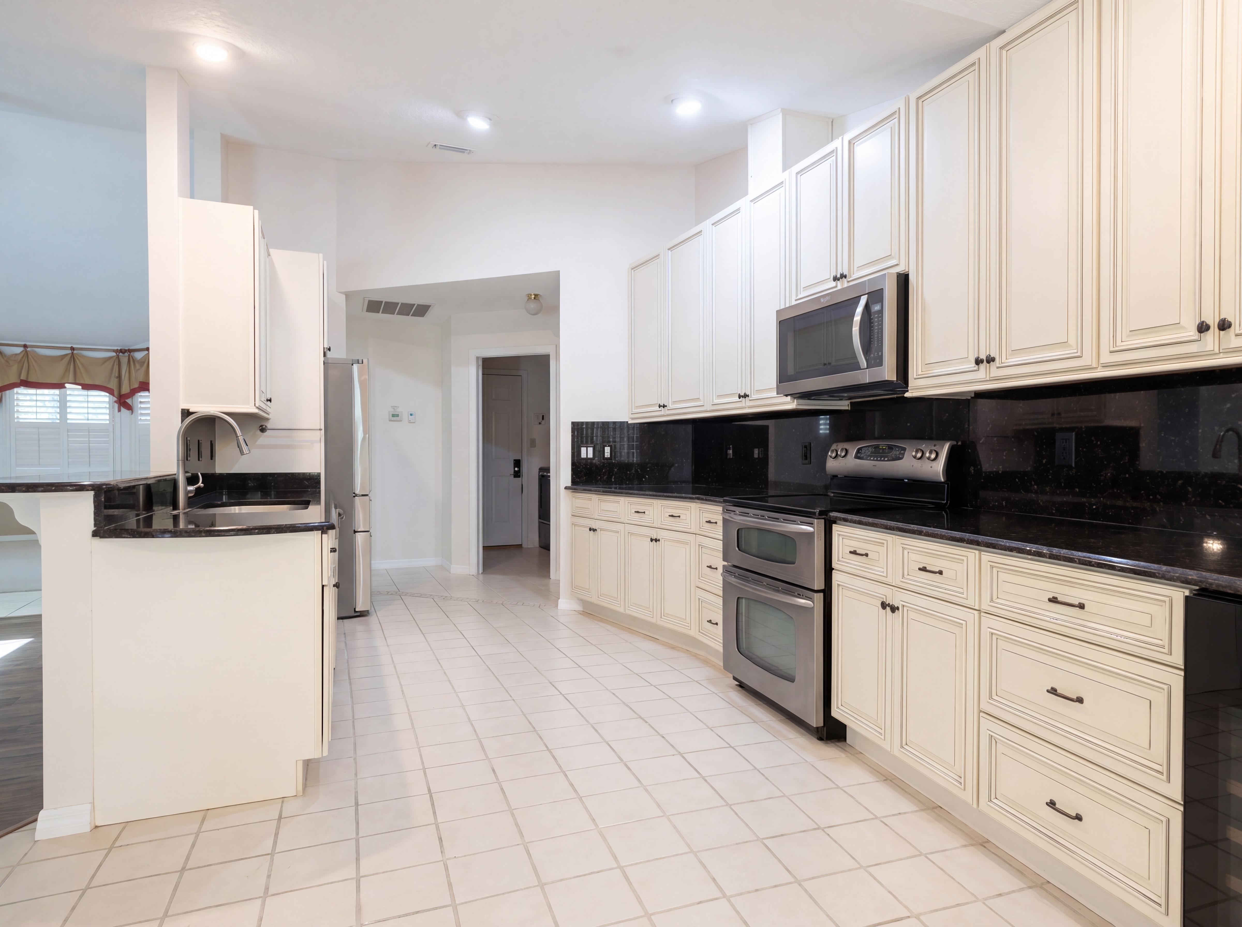 Photo 8 of 19 of 1543 Chaucer Ct, Deland, FL