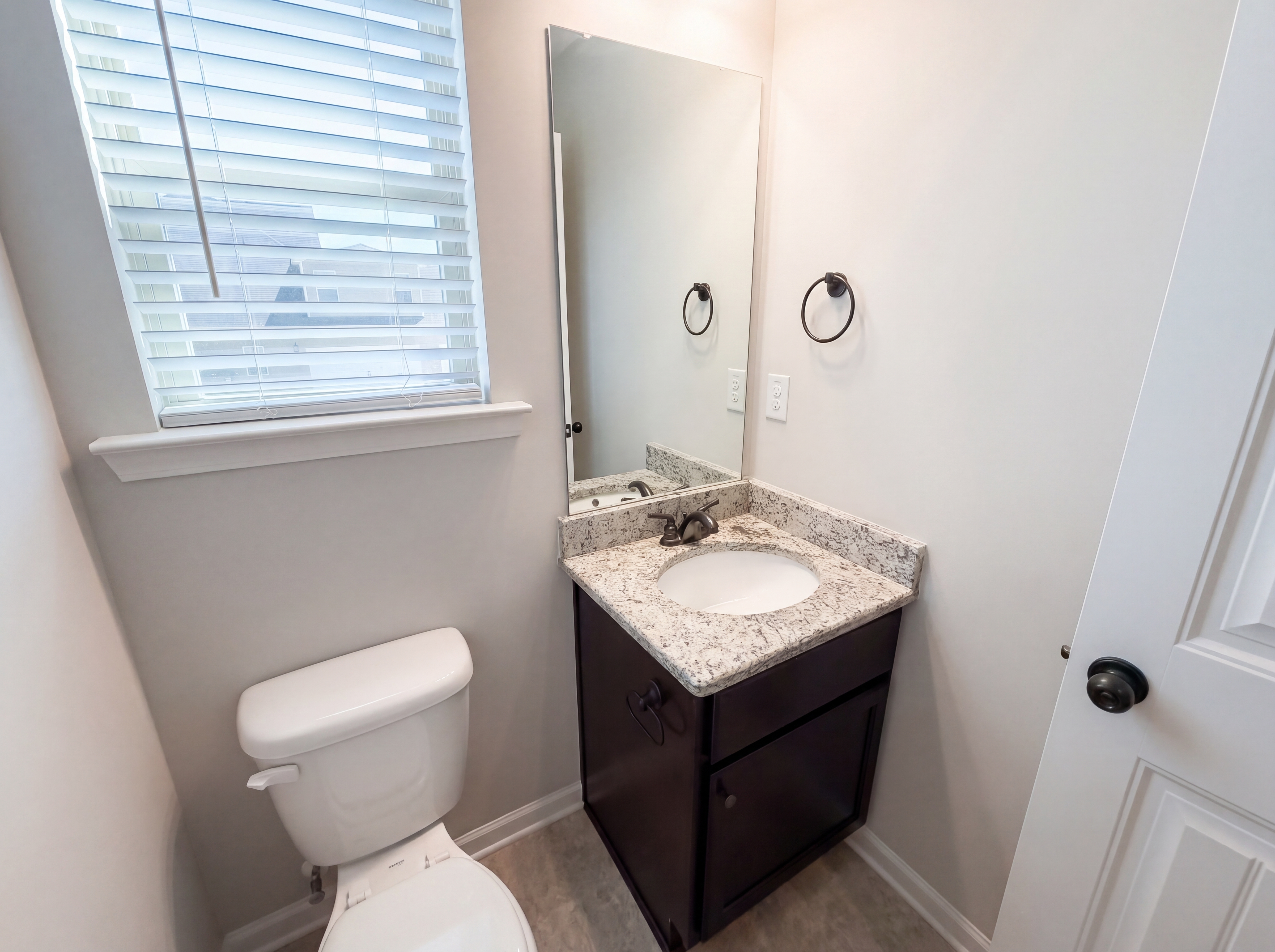 Photo 18 of 47 of 2144 Airline Rd, McDonough, GA