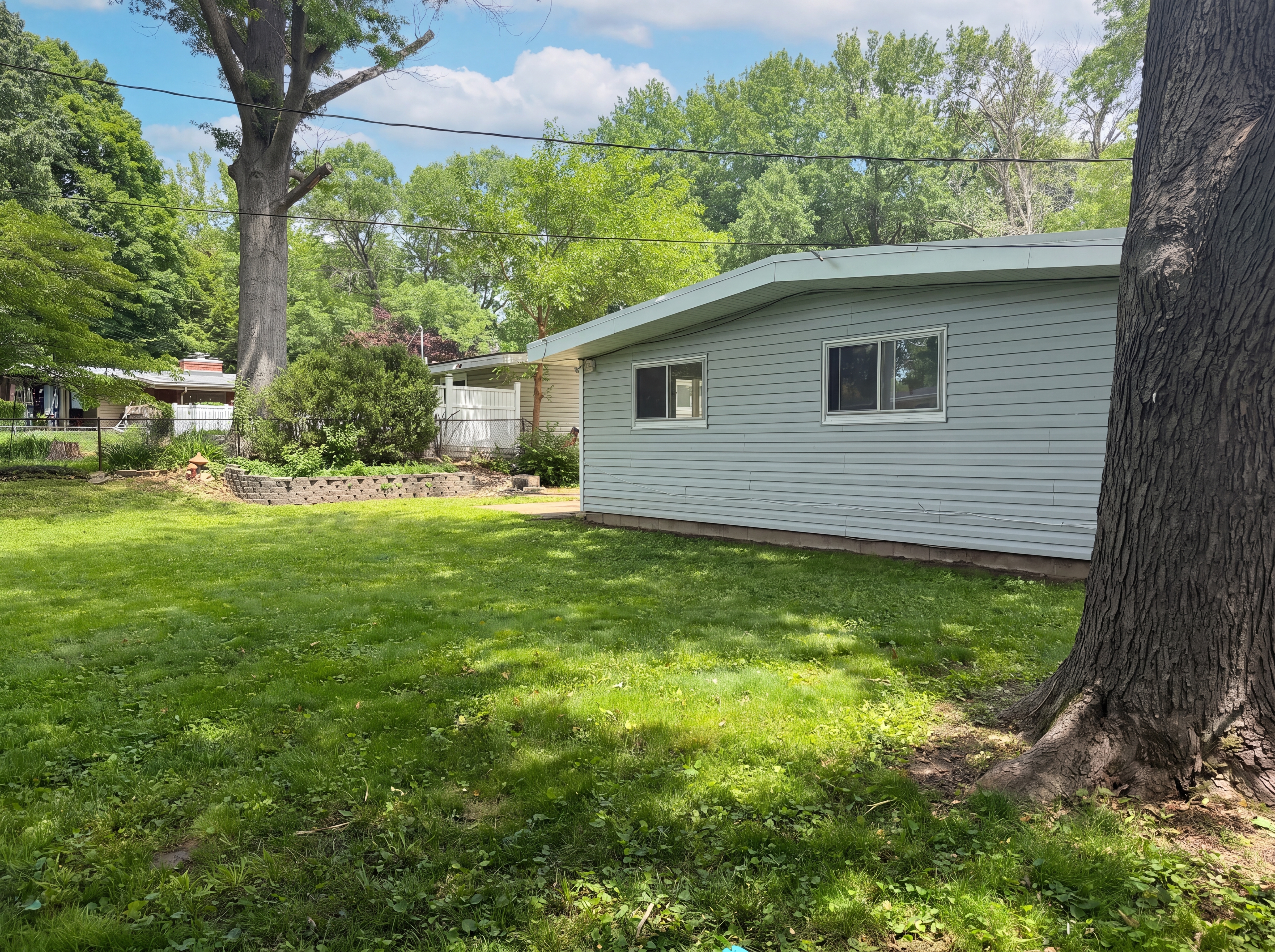 Photo 14 of 15 of 1015 Robinwood Dr, Florissant, MO