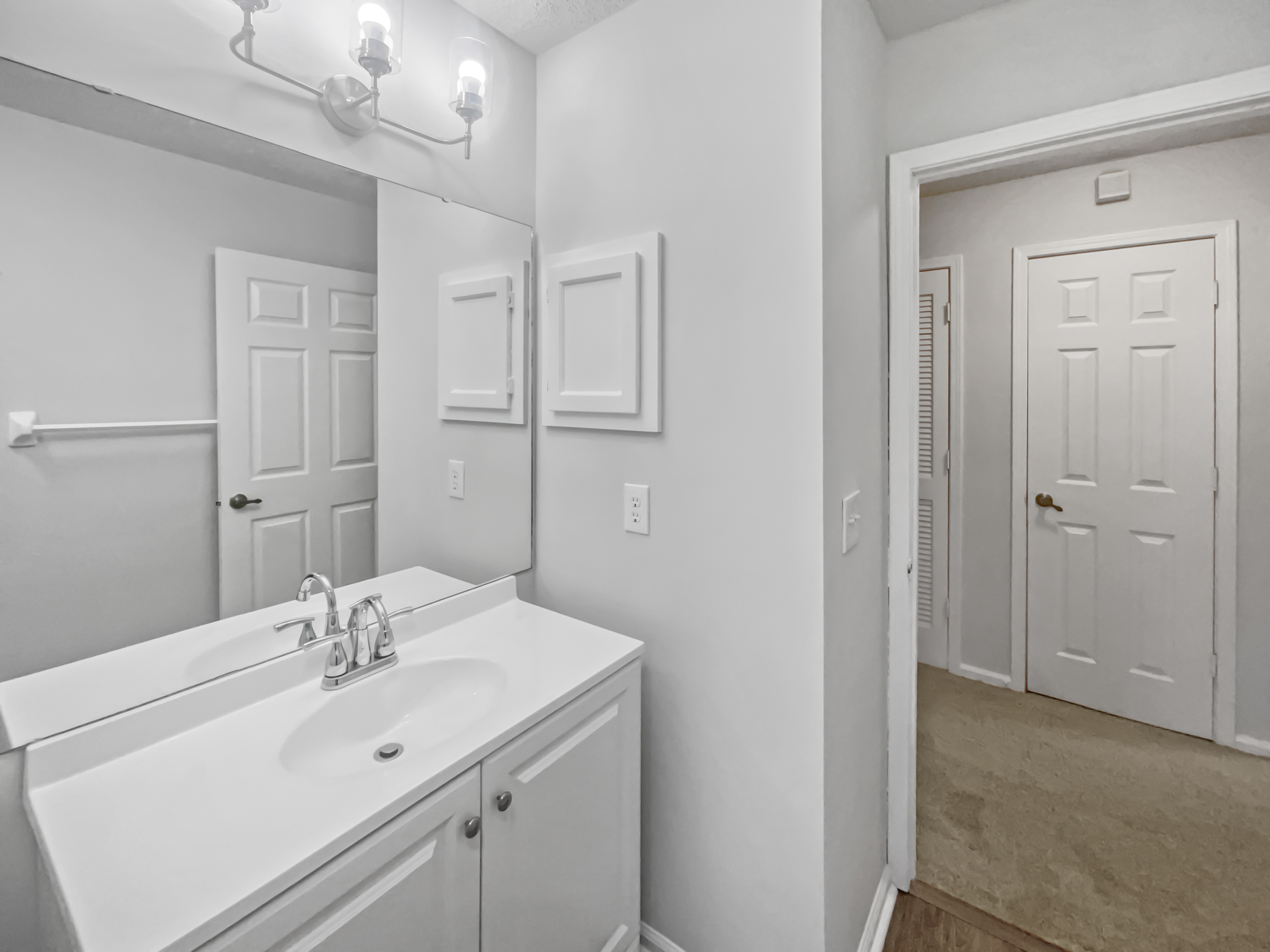 Photo 17 of 22 of 5933 Copper Lake Dr, Jacksonville, FL