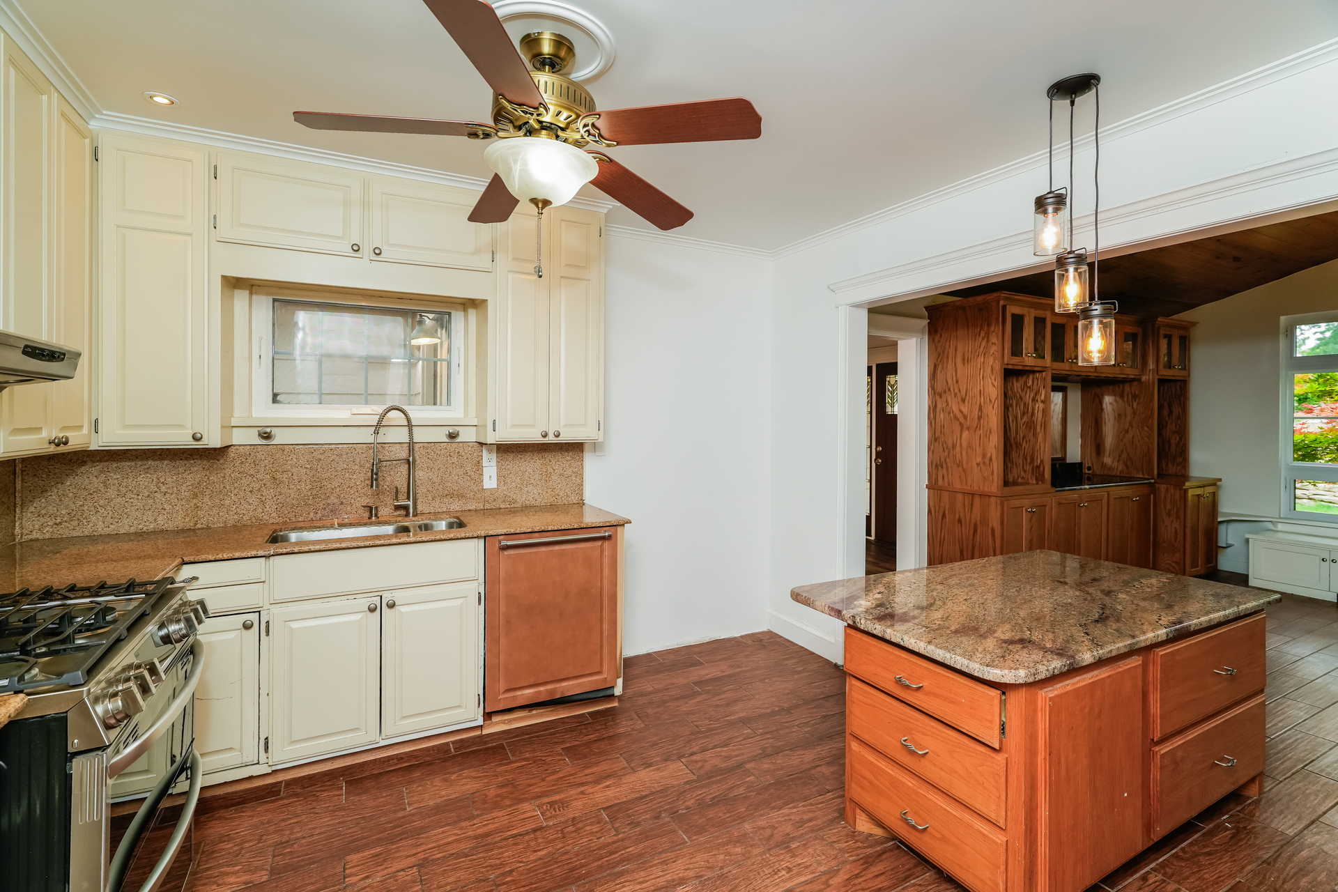 Photo 10 of 21 of 3132 S Owasso Ave, Tulsa, OK