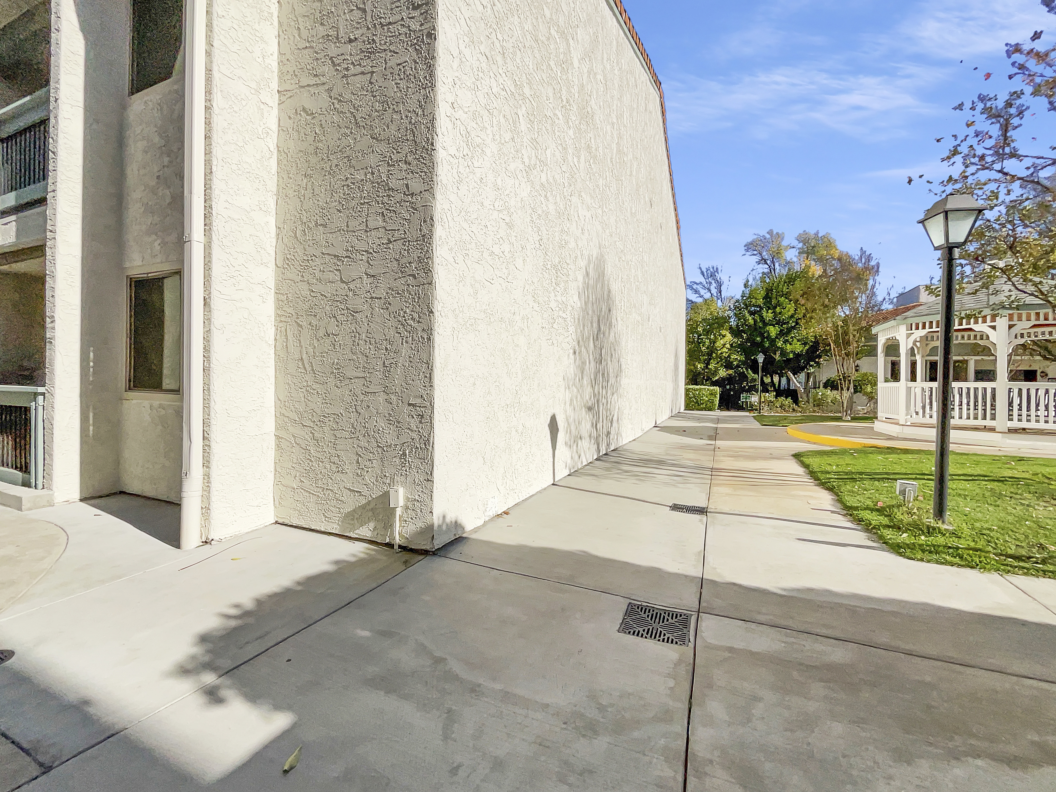 Photo 9 of 21 of 4712 Park Granada, Calabasas, CA
