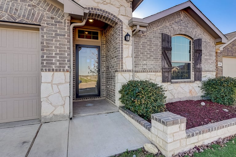 Photo 11 of 36 - 14541 Serrano Ridge Rd, Haslet, TX 76052