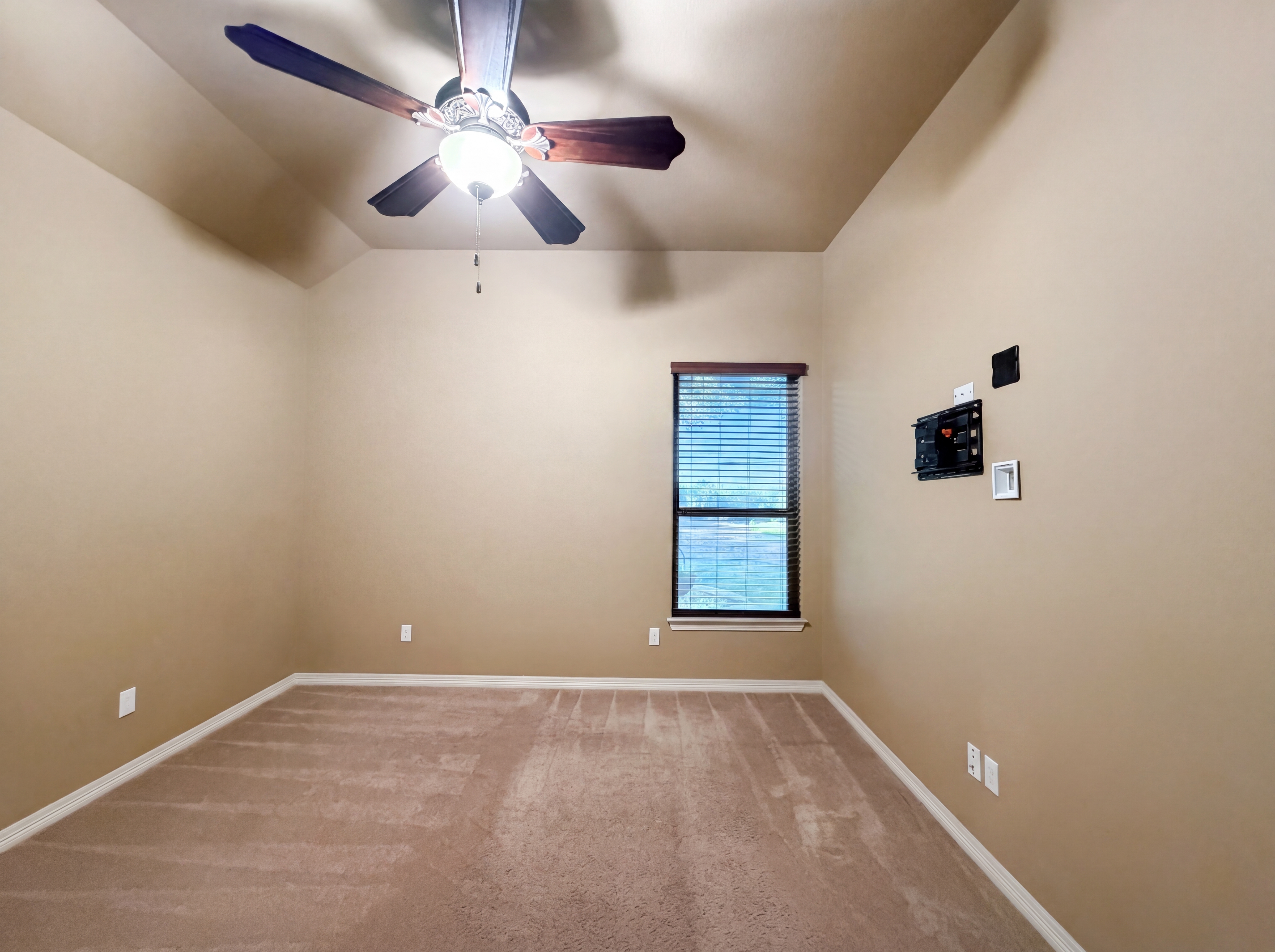 Photo 13 of 23 of 1622 Lacy Ridge Dr, Belton, TX