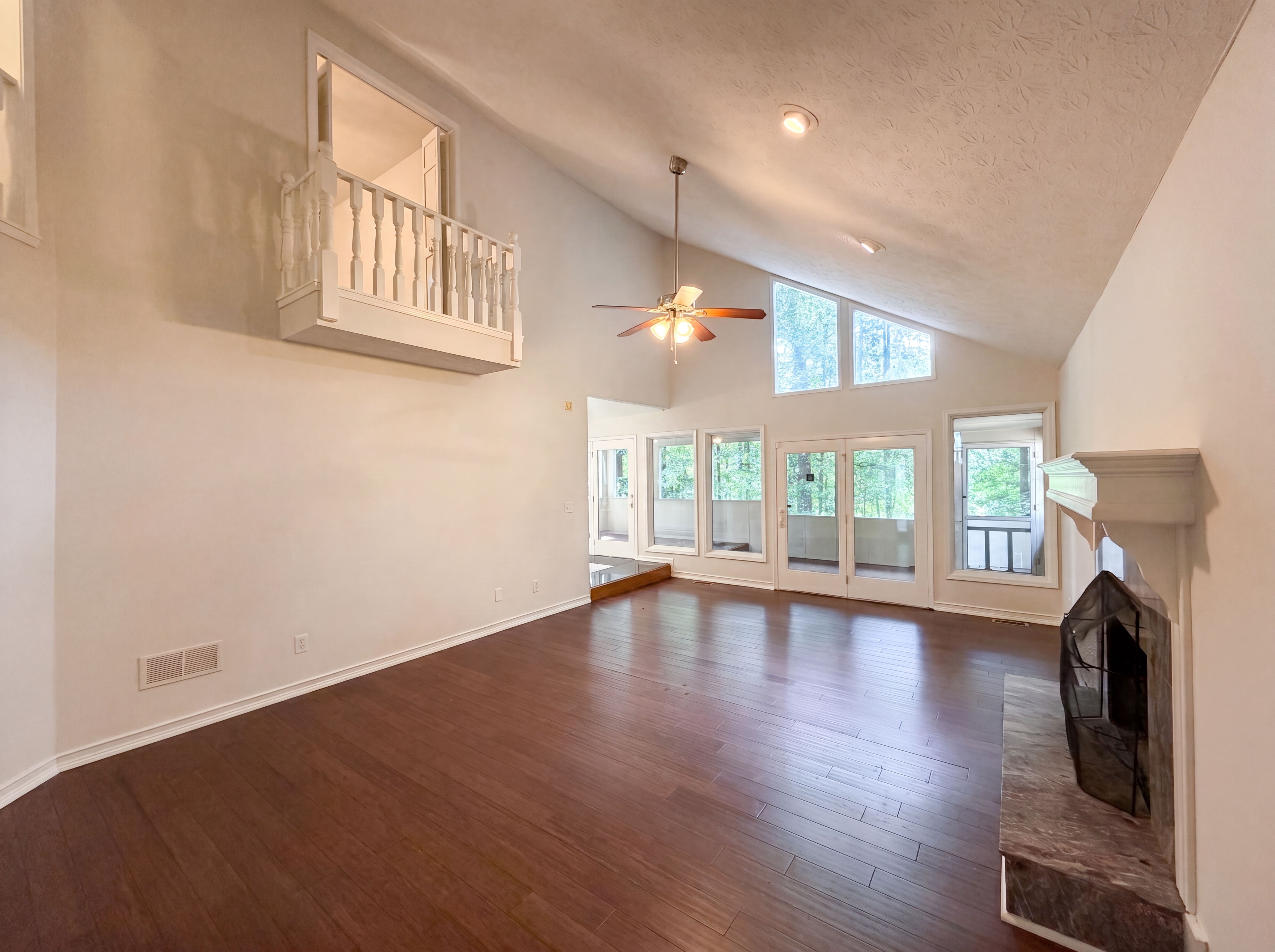 Photo 3 of 32 of 442 Hastings Way, Jonesboro, GA