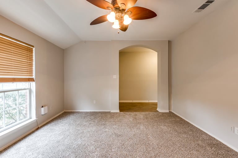 Photo 13 of 27 - 564 Dylan Ct, Azle, TX 76020