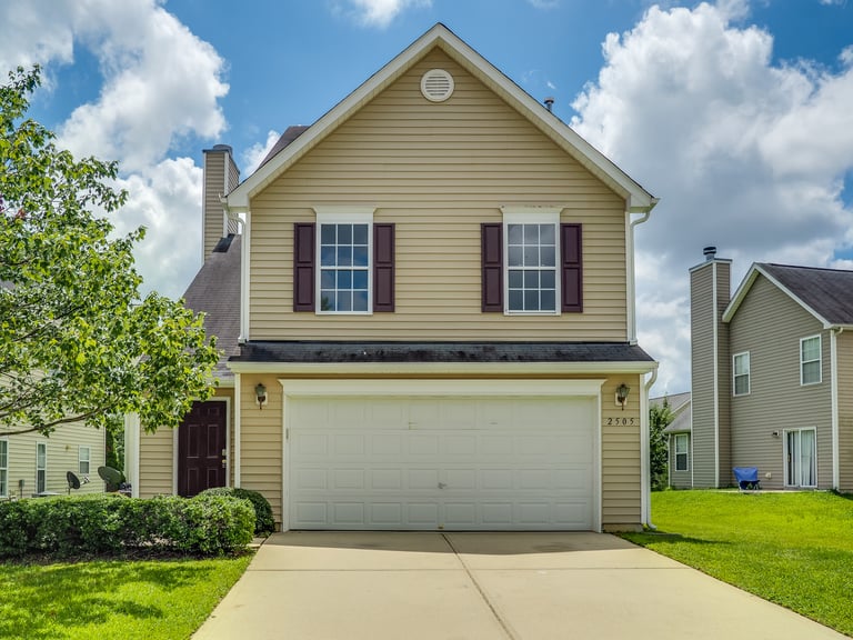 Photo 1 of 25 - 2505 Boulder Ridge Dr, Raleigh, NC 27610