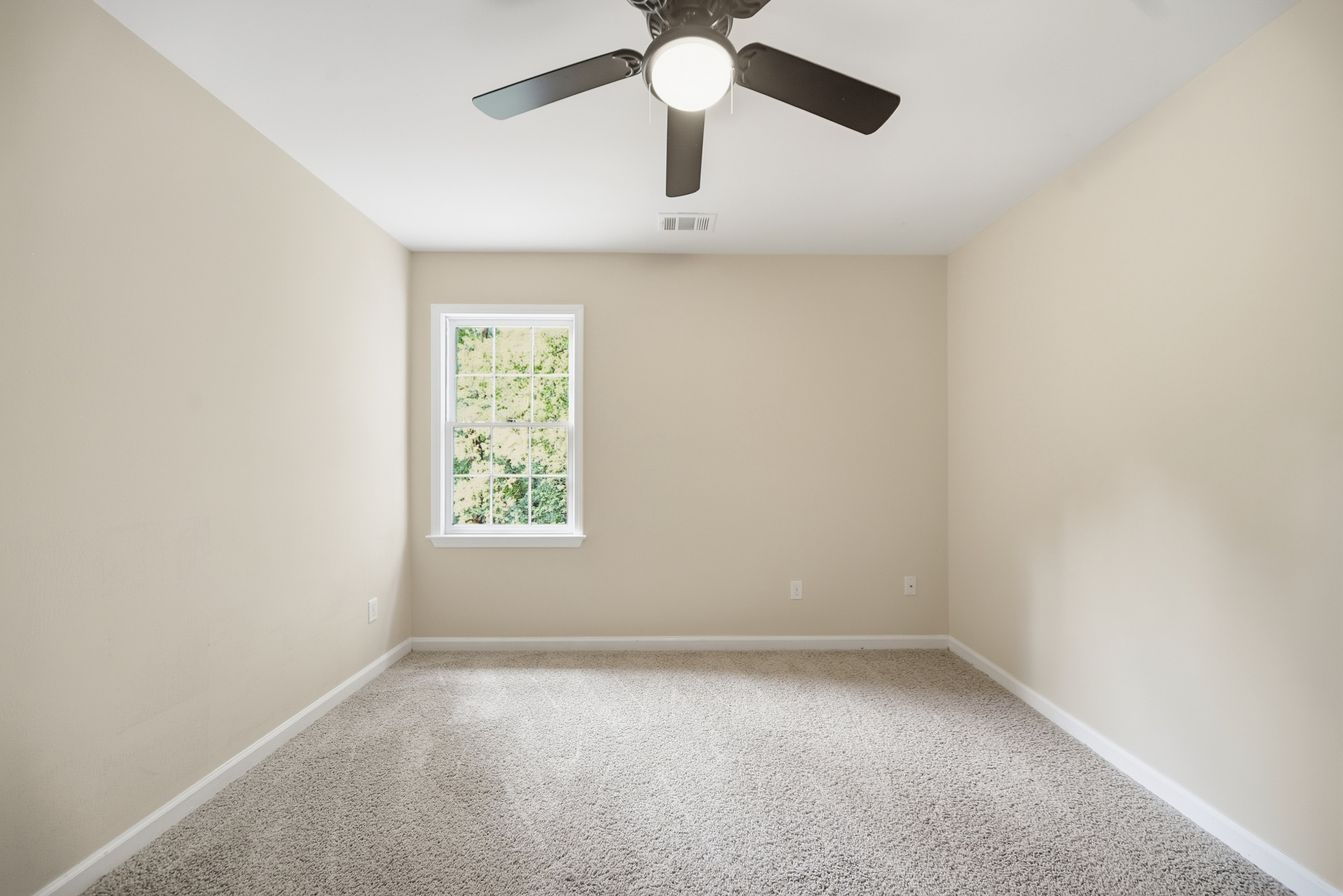 Photo 19 of 40 of 4003 Oakview Ct, Alpharetta, GA