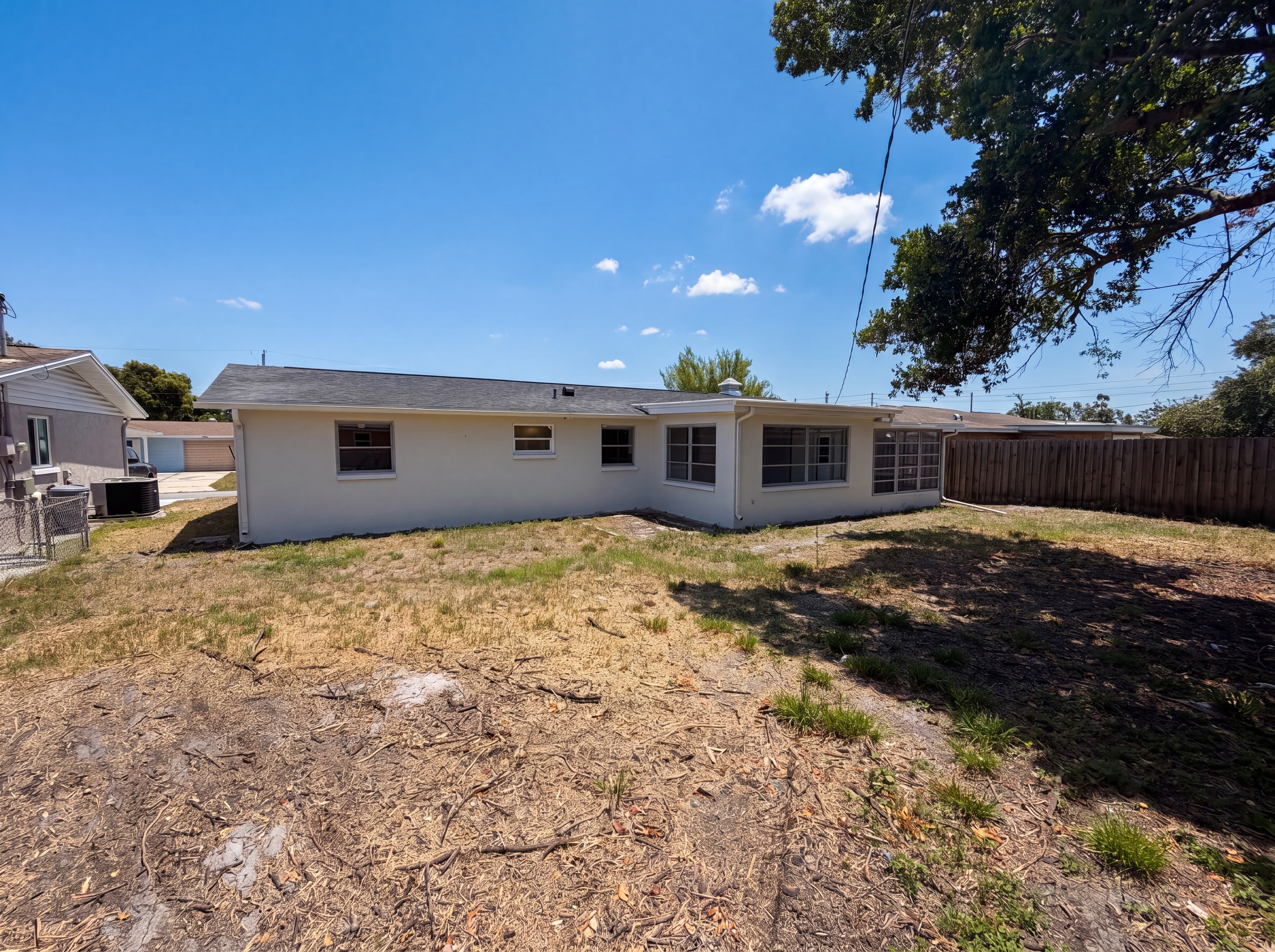Photo 5 of 26 of 3523 Berkshire St, New Port Richey, FL