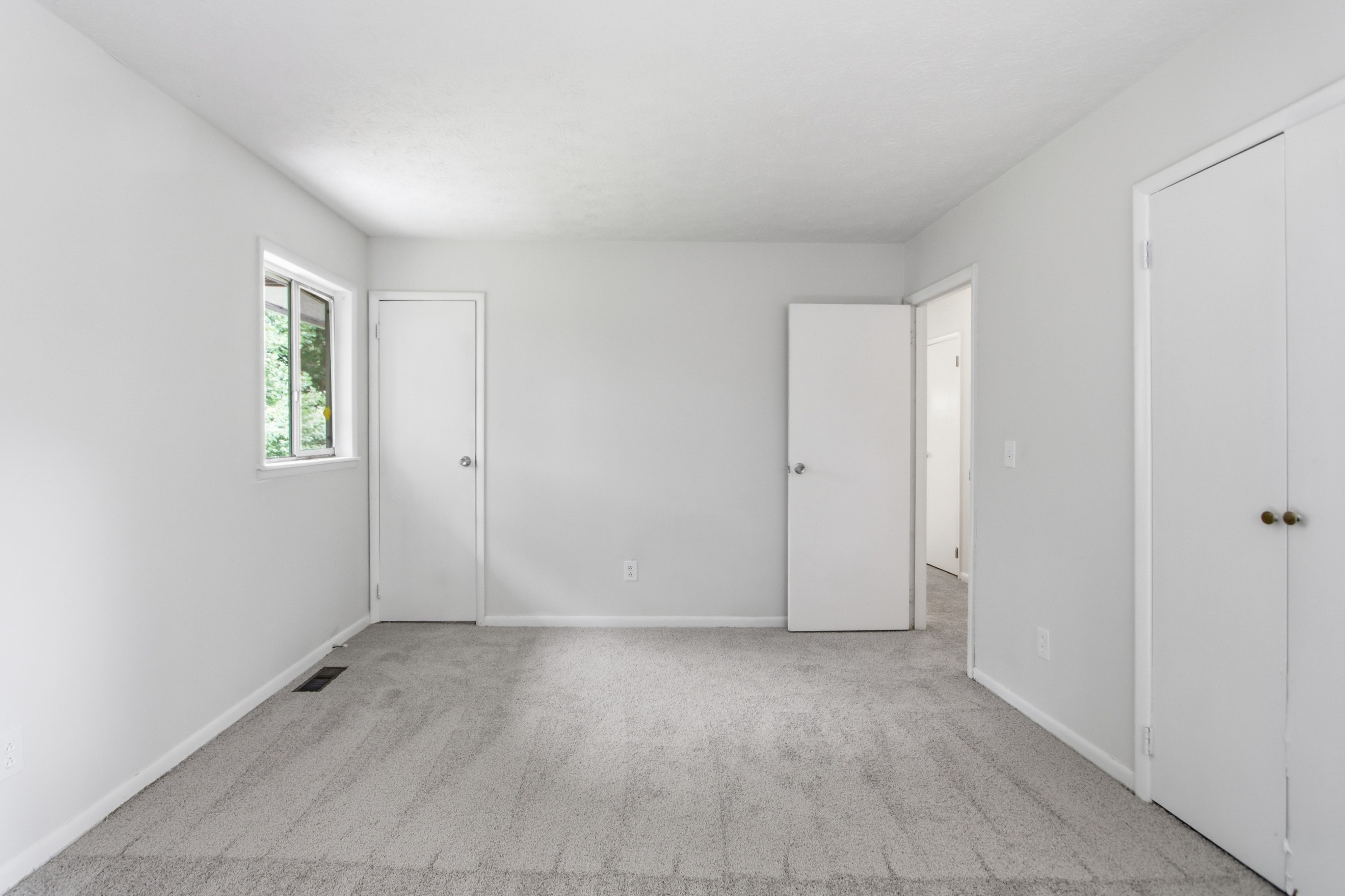 Photo 15 of 30 of 1446 Walnut Ridge Way, Stone Mountain, GA