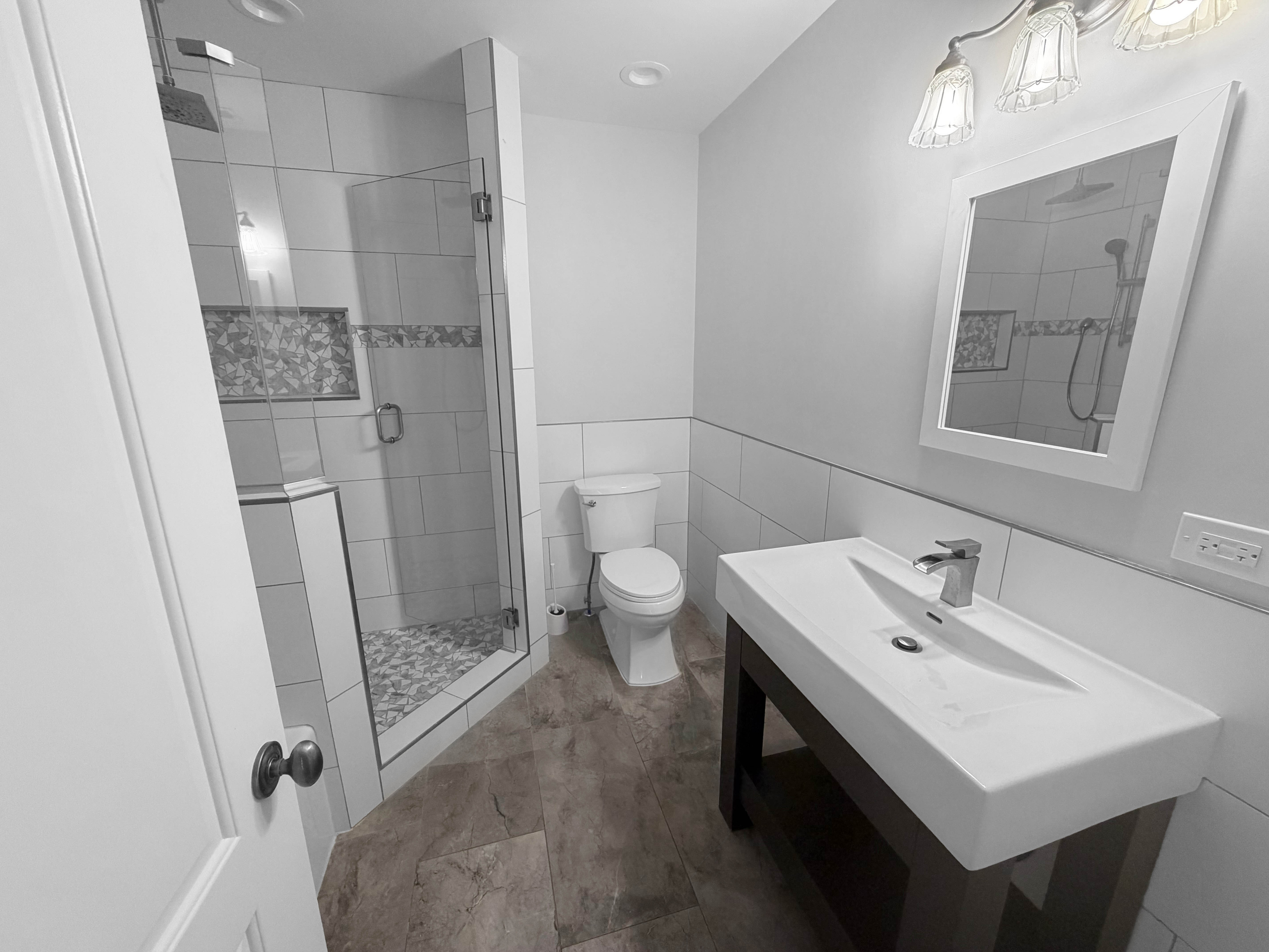 Photo 14 of 38 of 35854 Castlemeadow Dr, Farmington Hills, MI