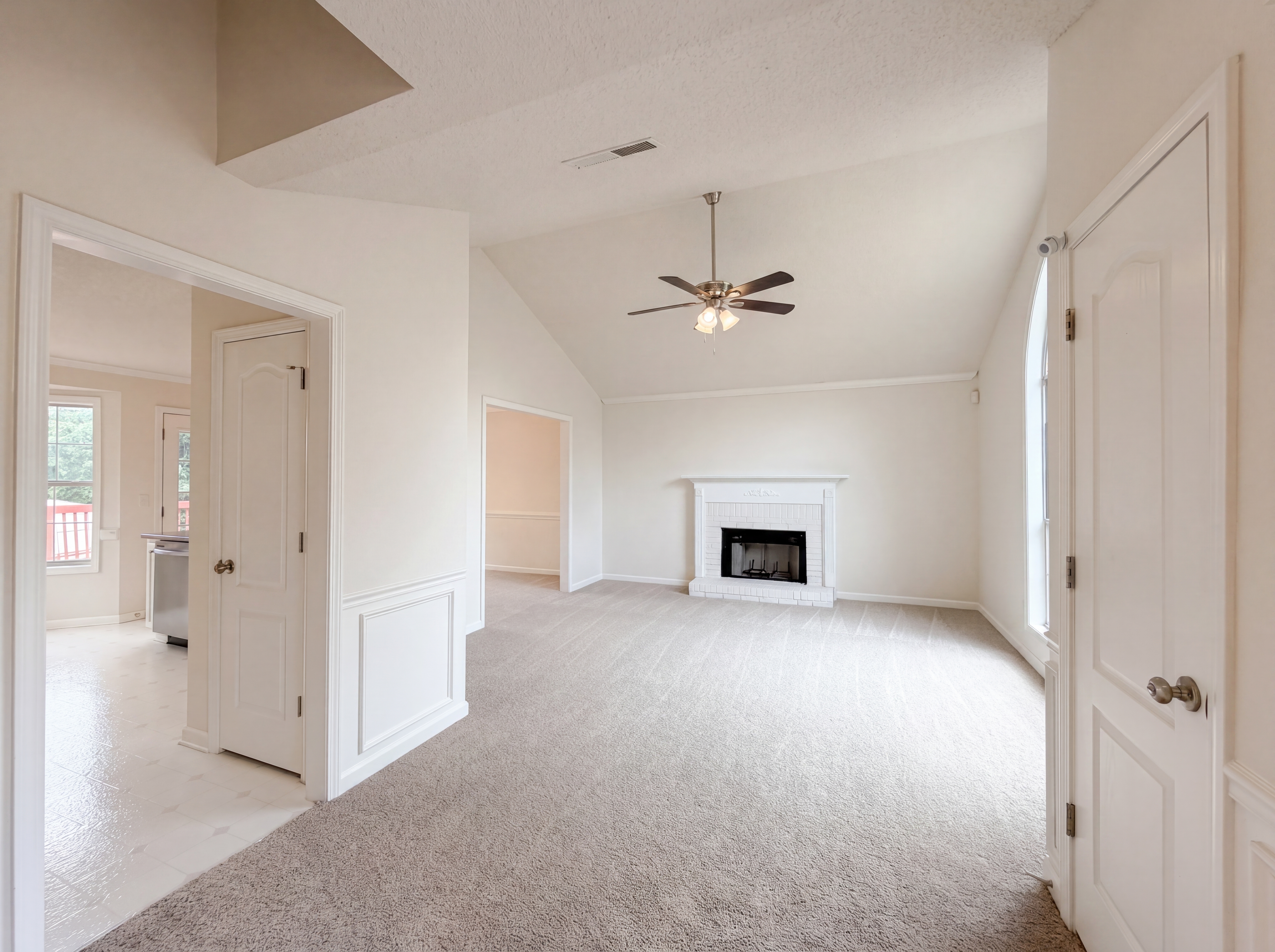Photo 3 of 28 of 4484 Northridge Trl, Ellenwood, GA
