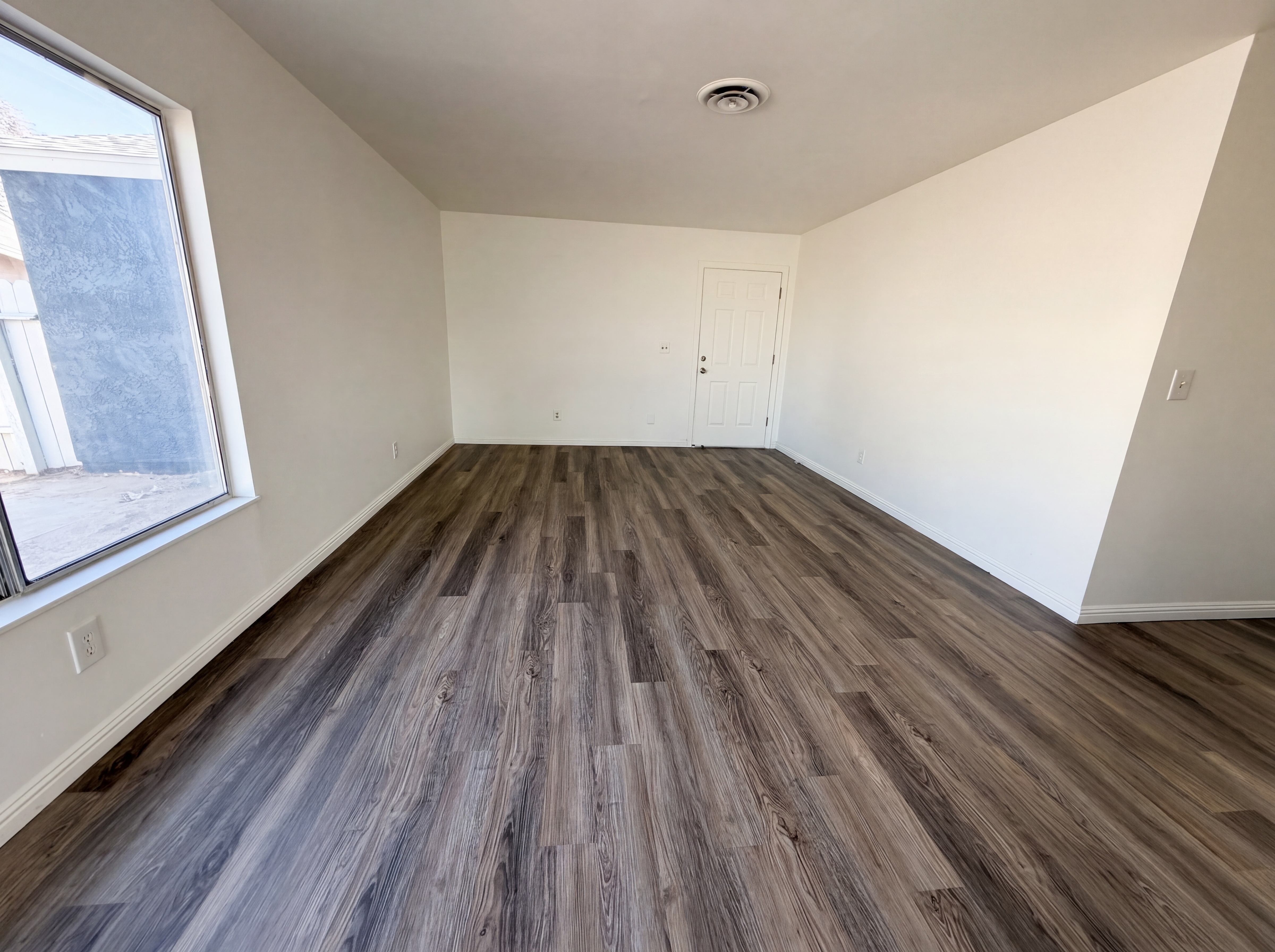 Photo 16 of 44 of 4018 Shady Oak Dr, Las Vegas, NV