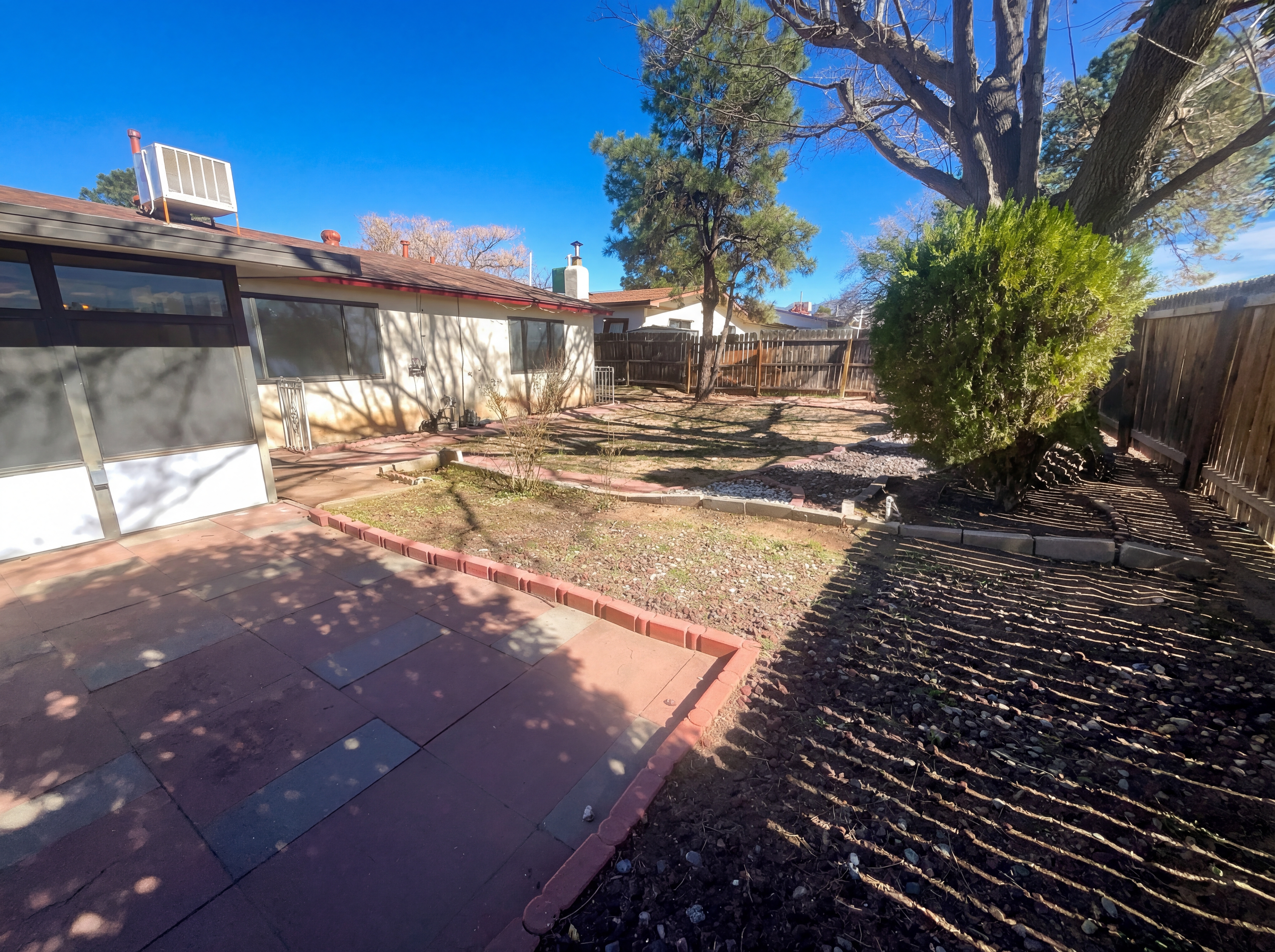 Photo 5 of 24 of 7212 Derickson Ave NE, Albuquerque, NM