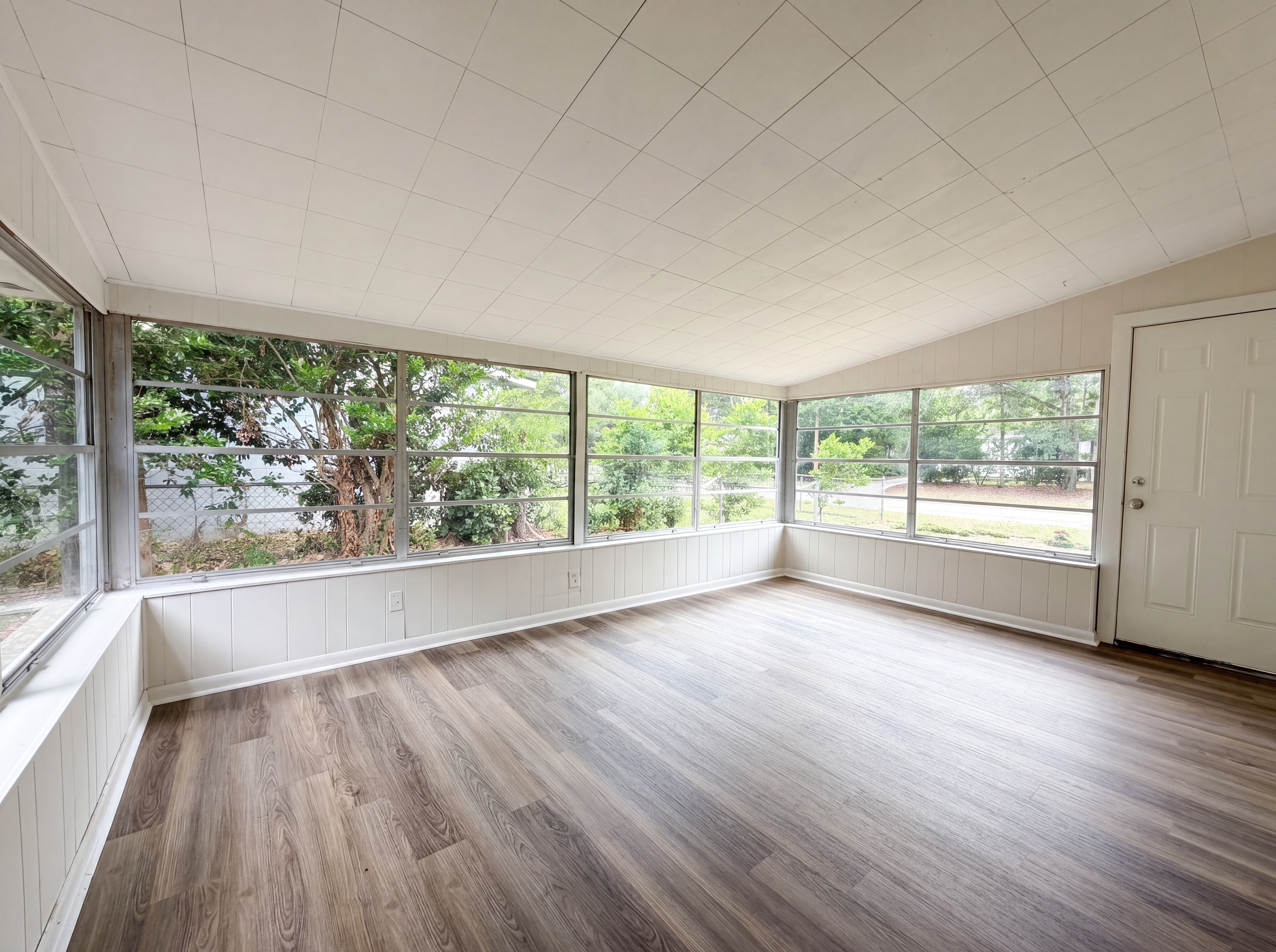 Photo 17 of 19 of 7361 Proxima Rd, Jacksonville, FL