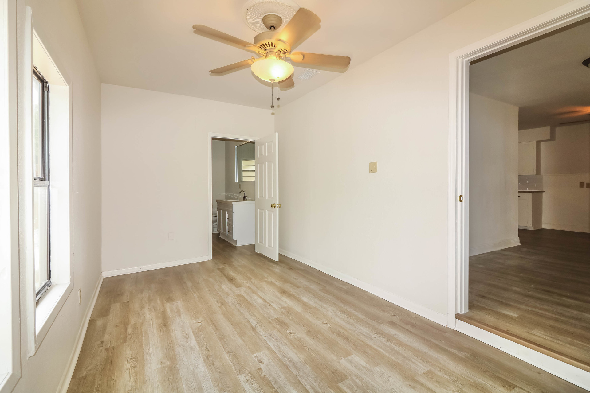Photo 9 of 19 of 1502 Austin St, Portland, TX