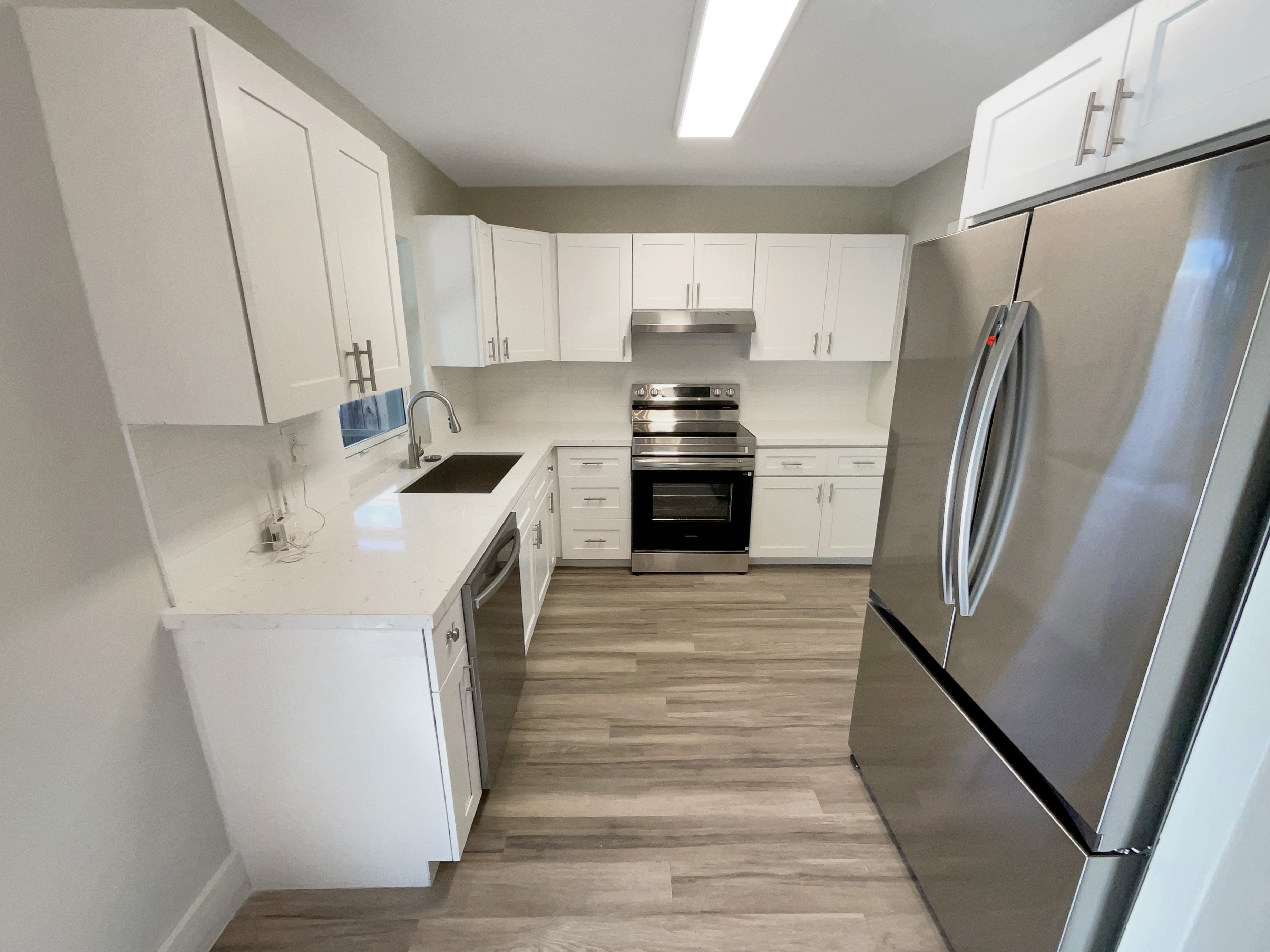 Photo 2 of 20 of 3765 NE 12th Ter, Pompano Beach, FL