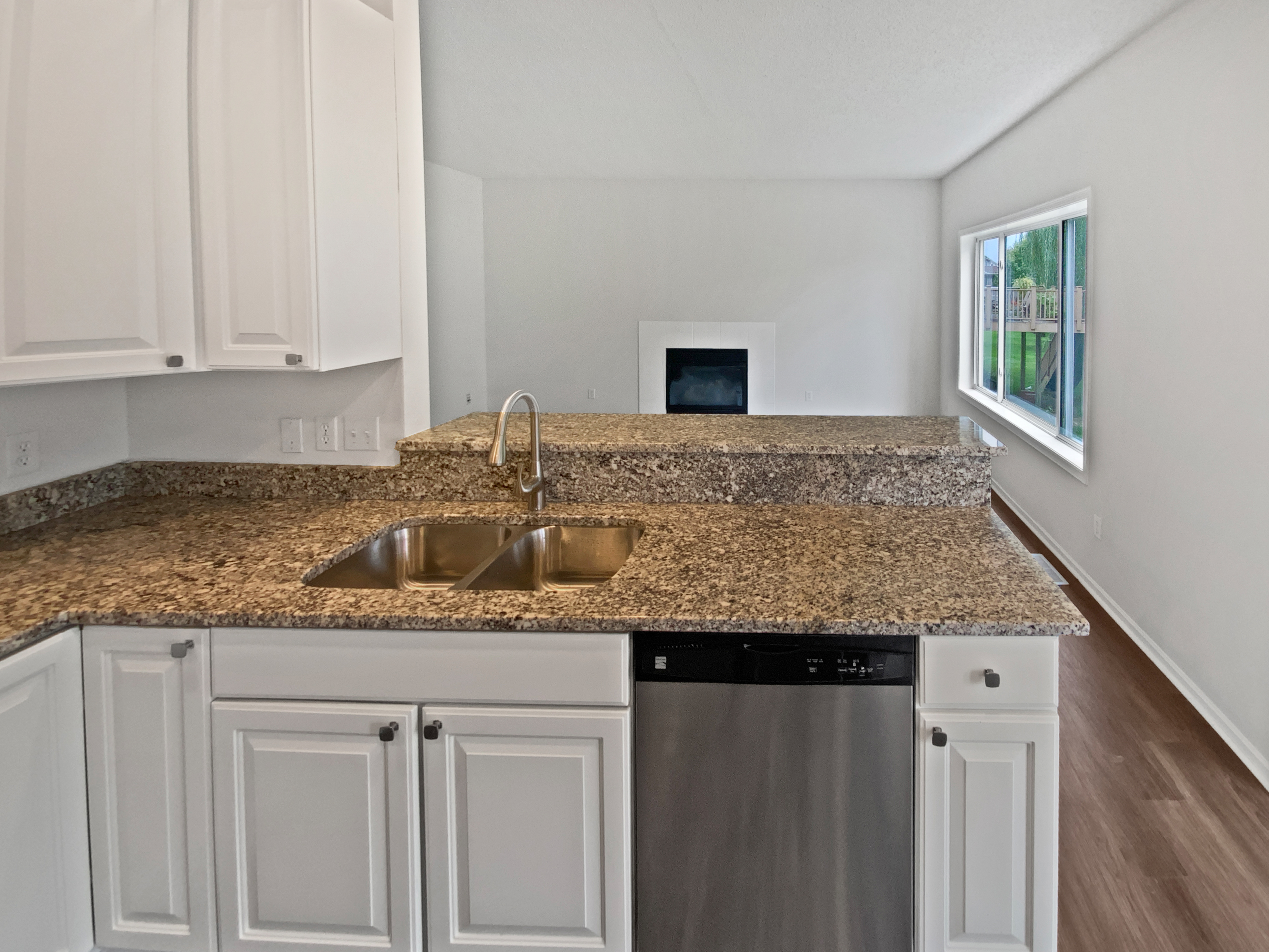 Photo 11 of 23 of 17837 Haralson Dr, Eden Prairie, MN