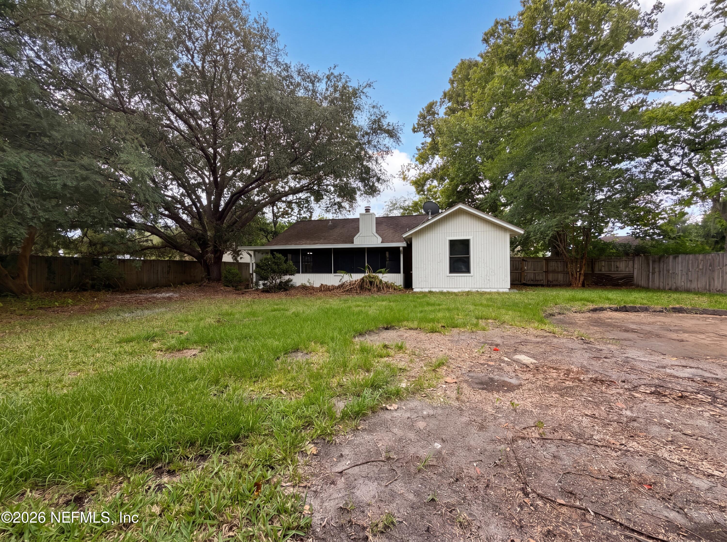 Photo 5 of 24 of 7737 Pepper Cir E, Jacksonville, FL