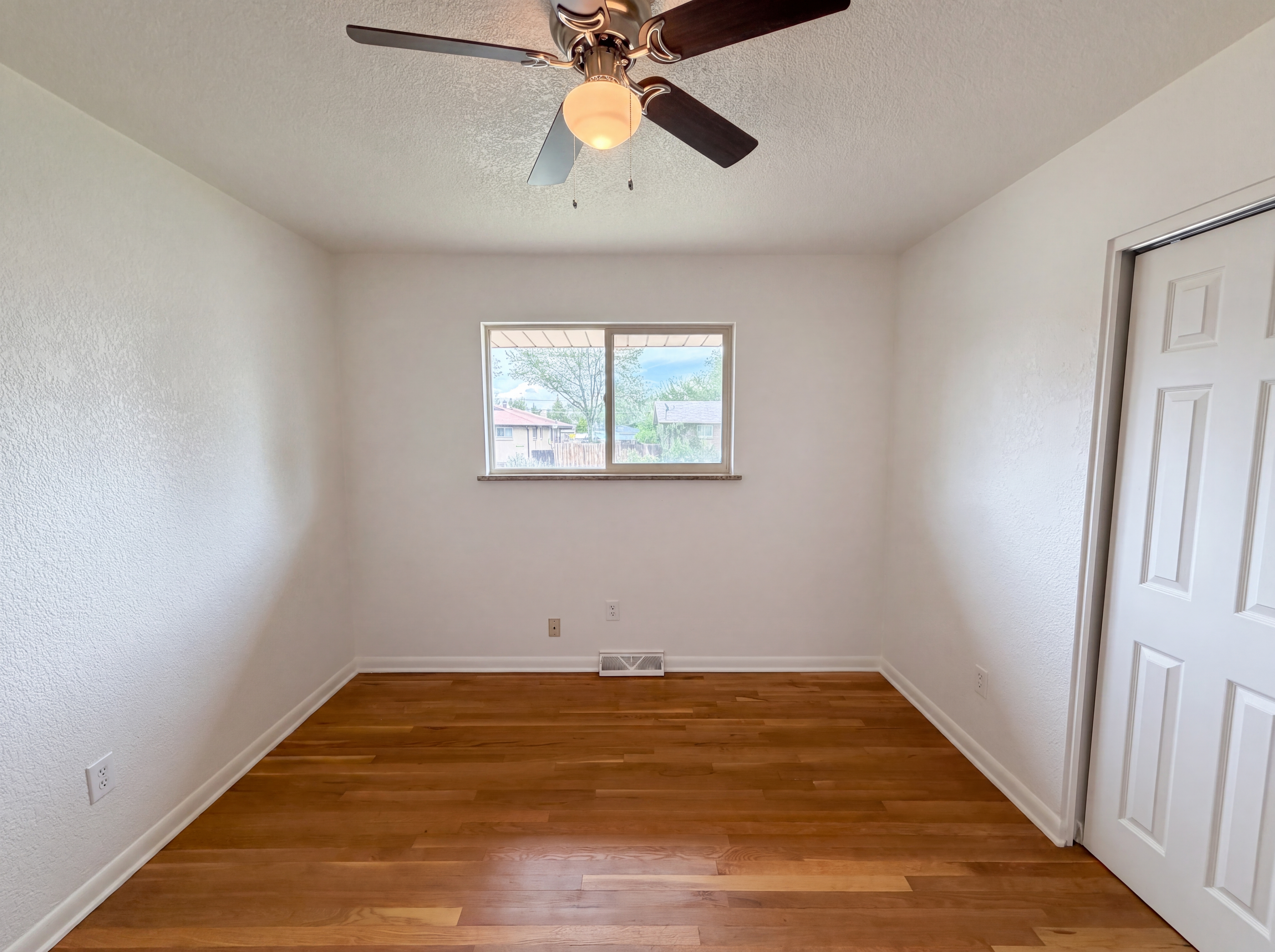 Photo 4 of 22 of 5421 Raritan Way, Denver, CO