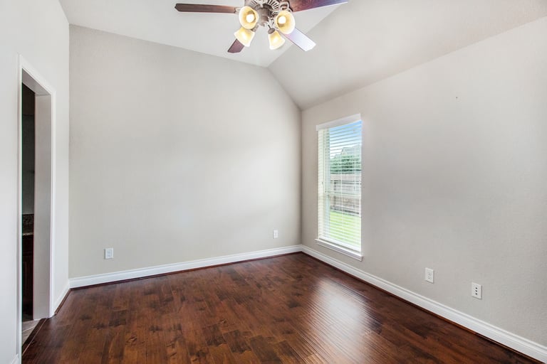 Photo 13 of 17 - 6433 Delta Crossing Ct, Rosenberg, TX 77471