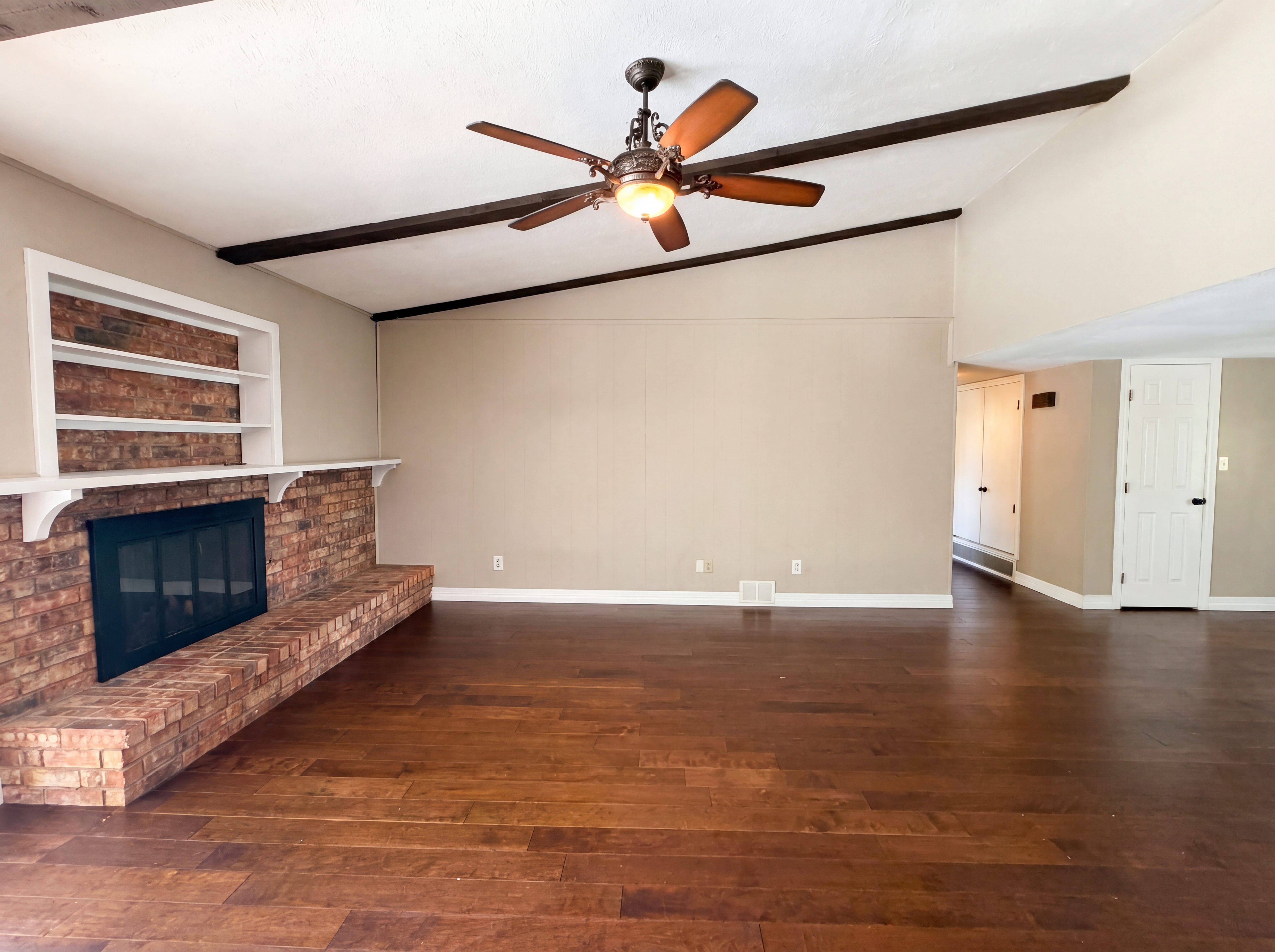Photo 7 of 28 of 6302 Zanes Ct, Plano, TX