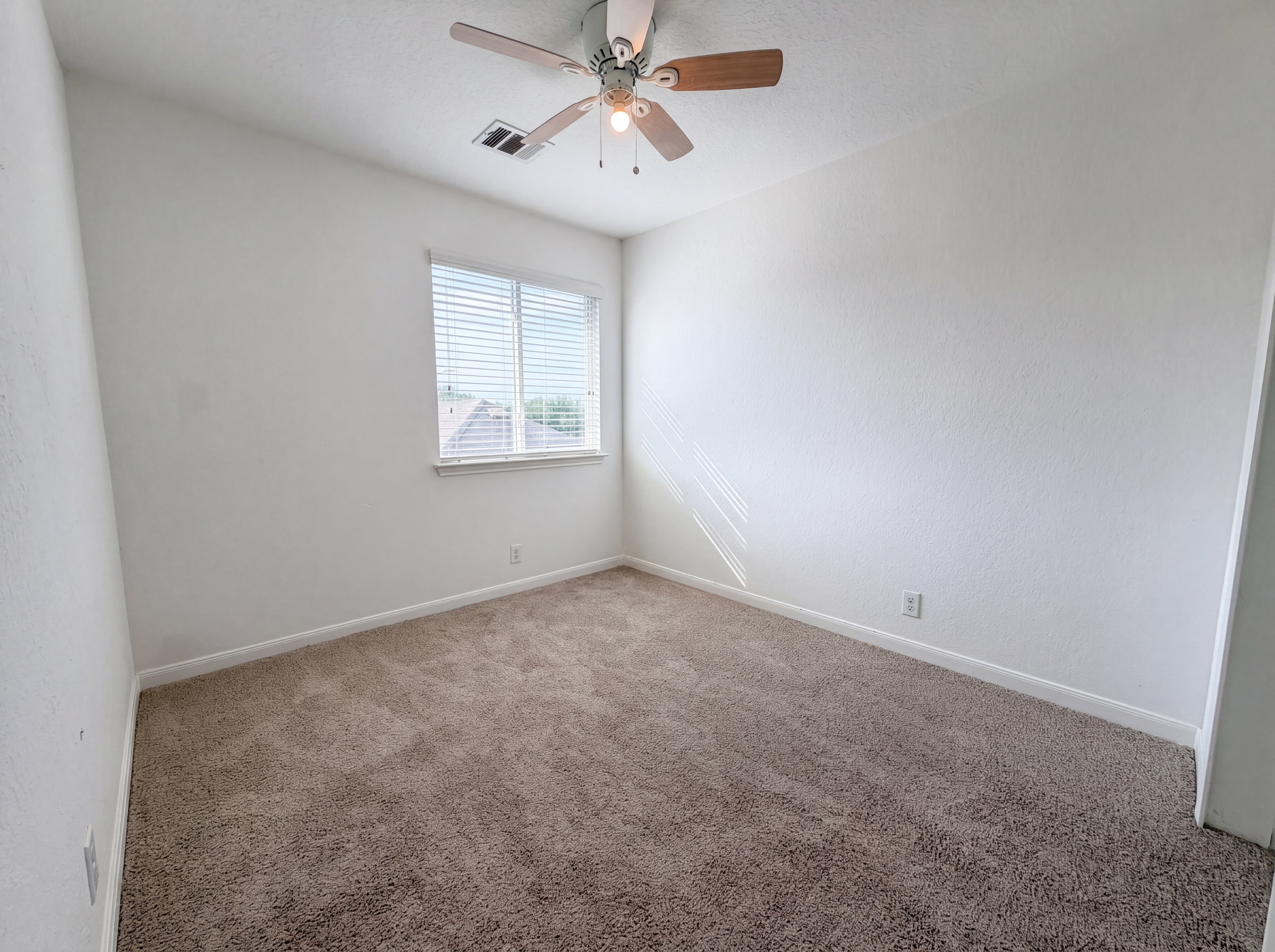 Photo 4 of 17 of 1108 Wind Haven Dr, New Braunfels, TX