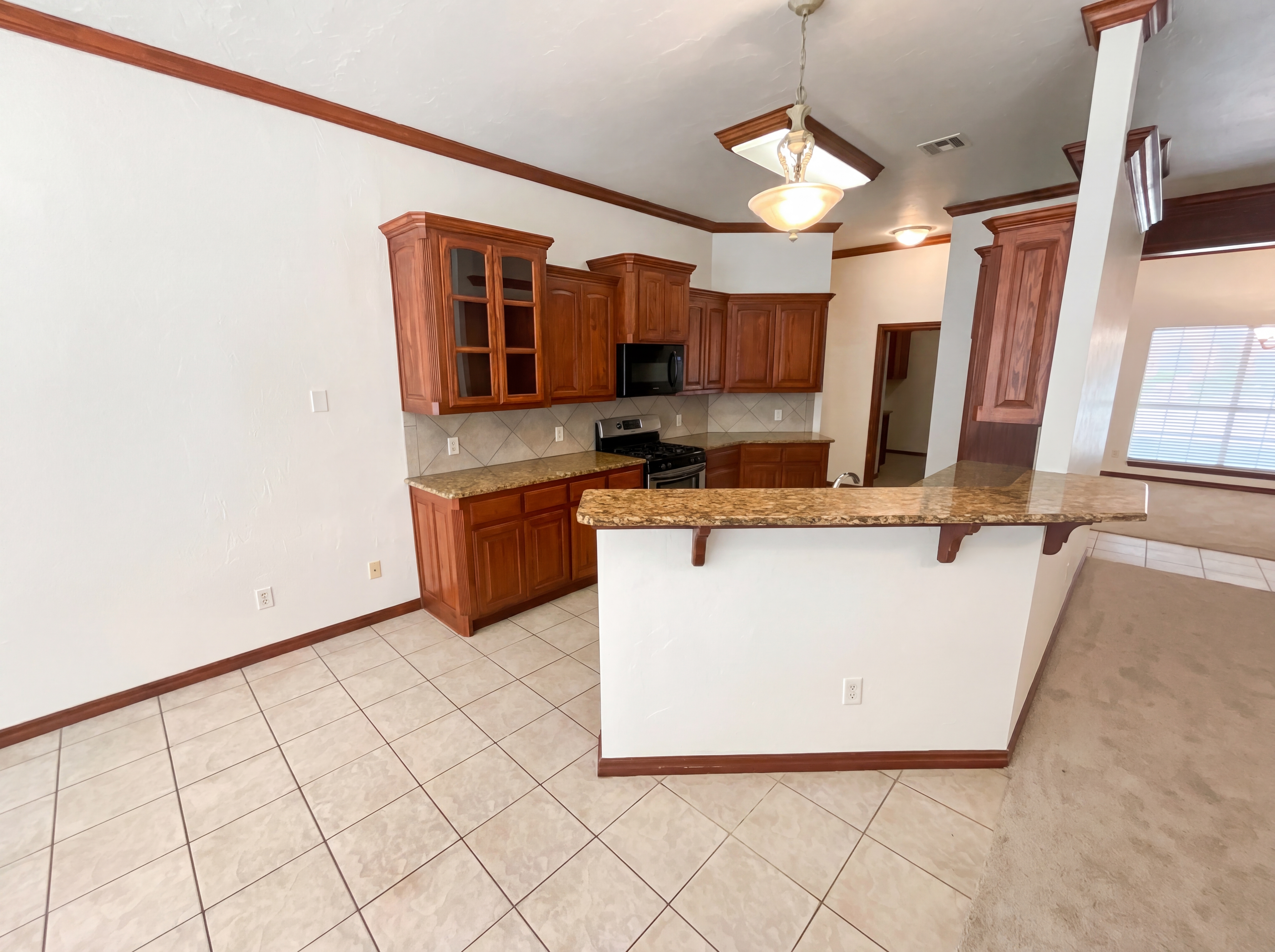 Photo 2 of 21 of 13808 S Robinson Ave, Oklahoma City, OK