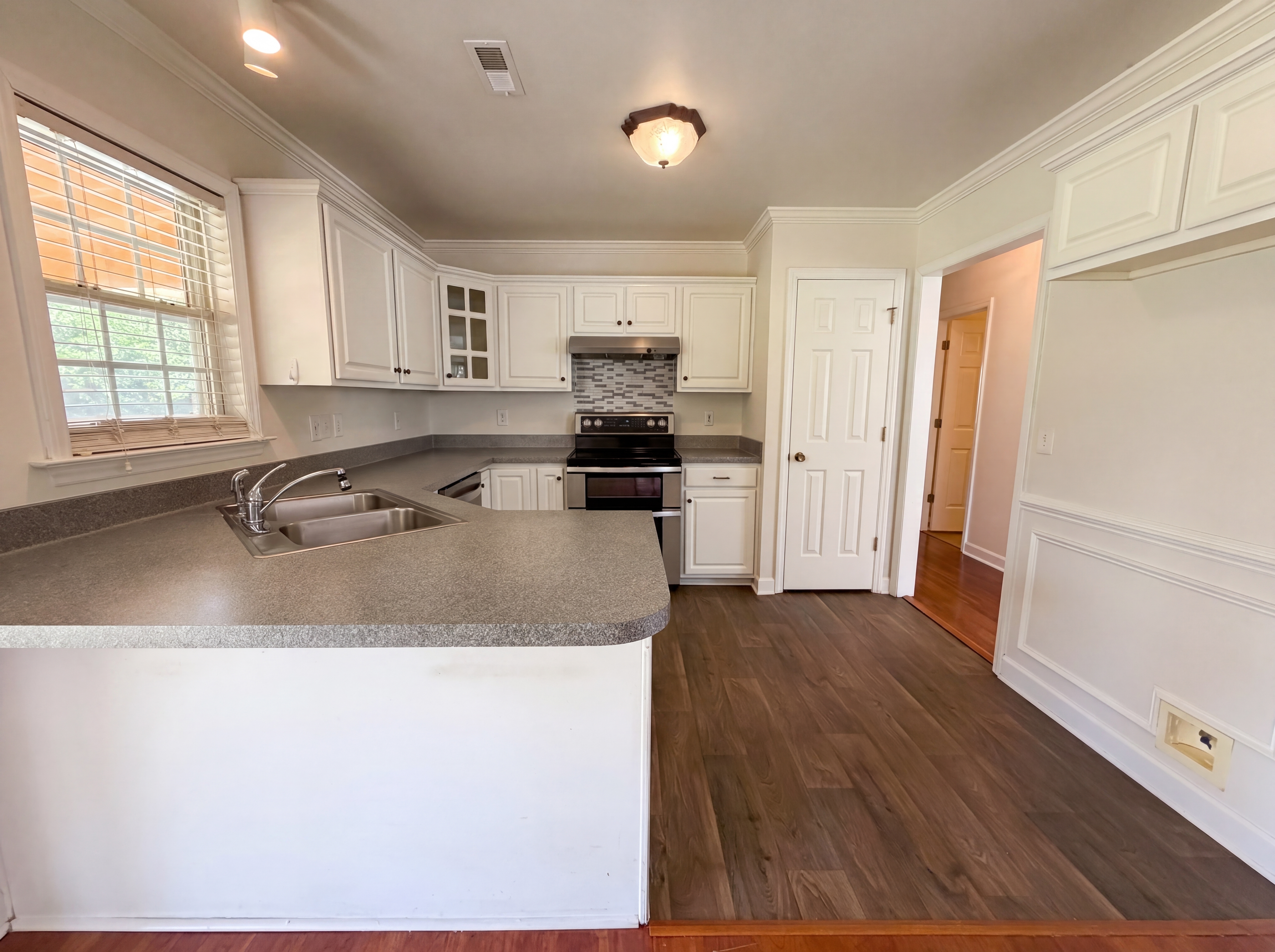 Photo 8 of 16 of 4528 Lasley Dr, Winston Salem, NC