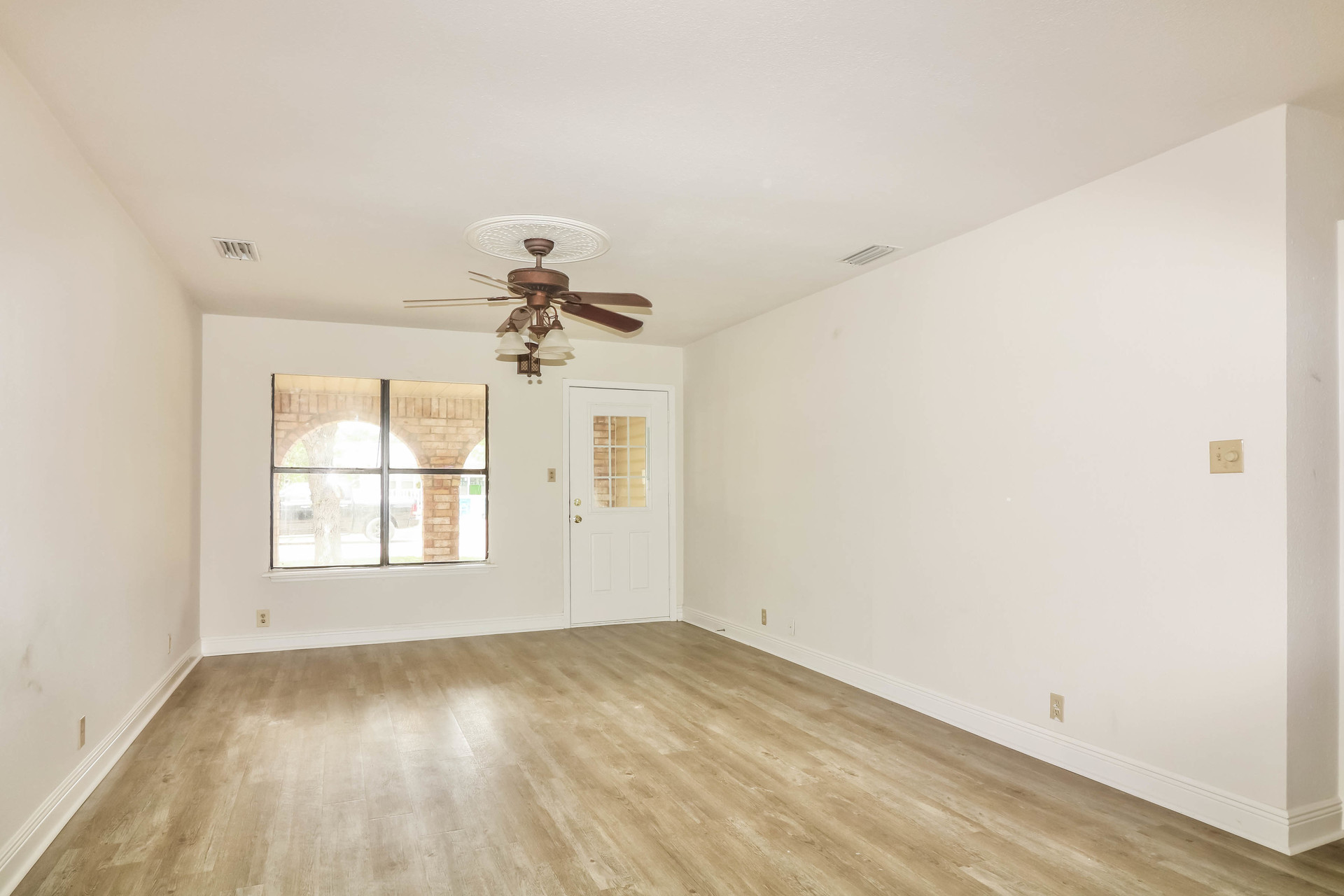Photo 18 of 19 of 1502 Austin St, Portland, TX