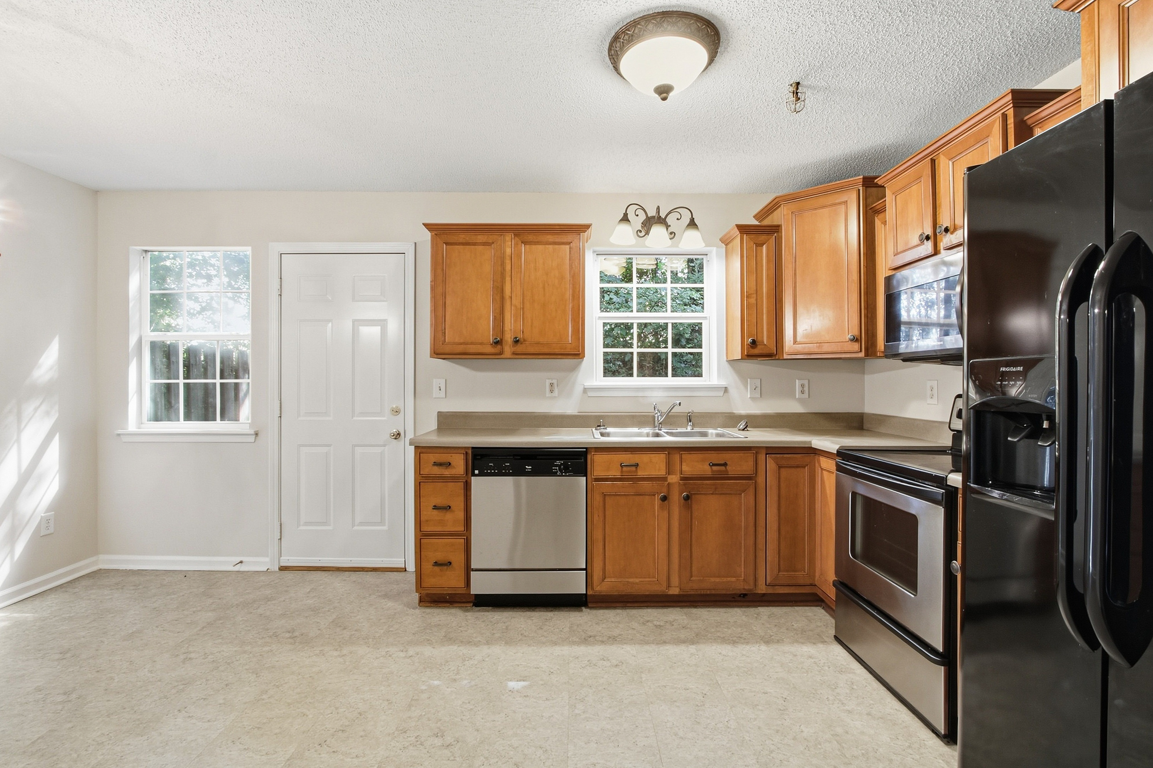 Photo 5 of 20 of 208 Park St, Dallas, GA