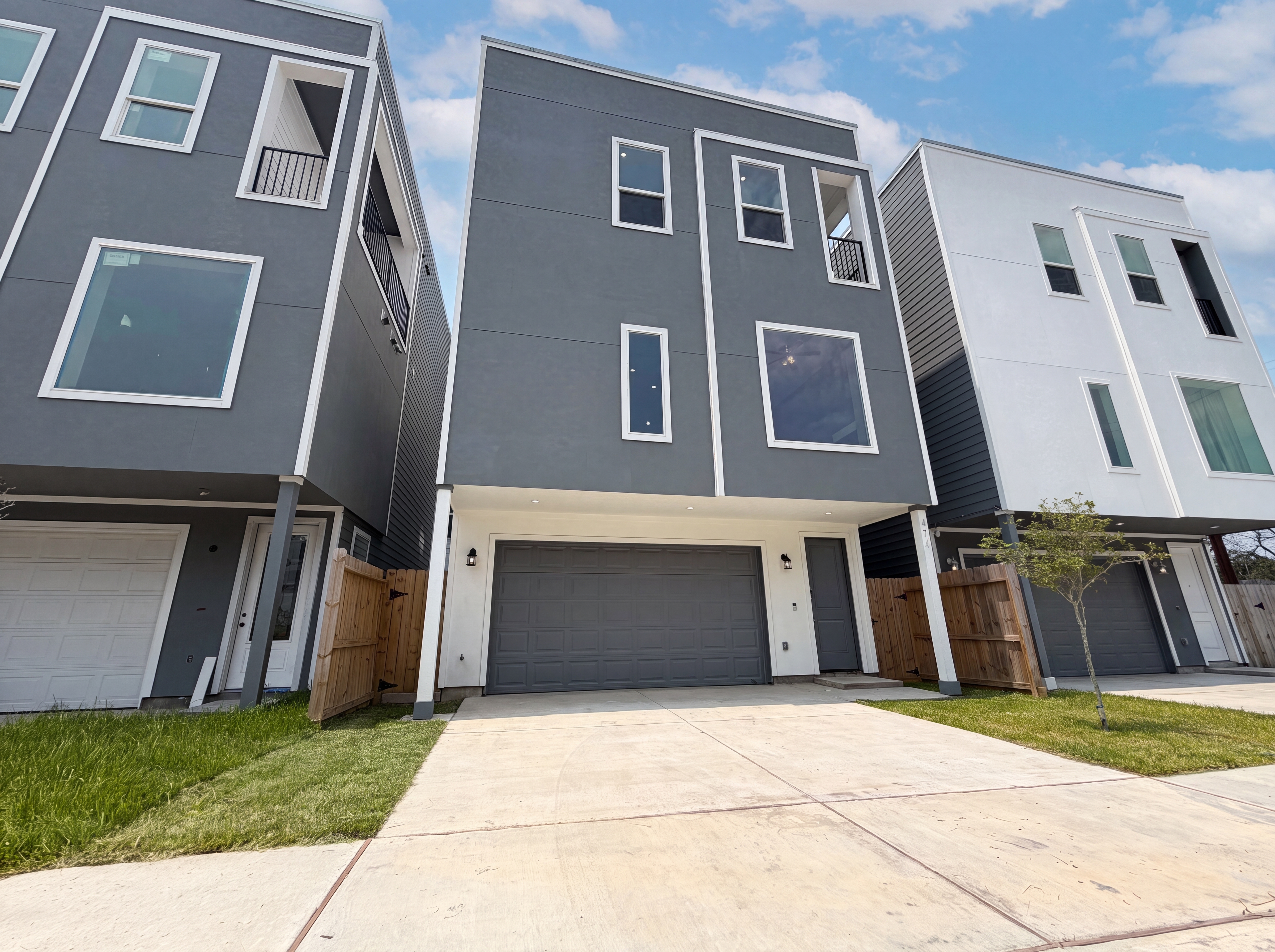 Photo 16 of 19 of 4704 Ward St, Houston, TX