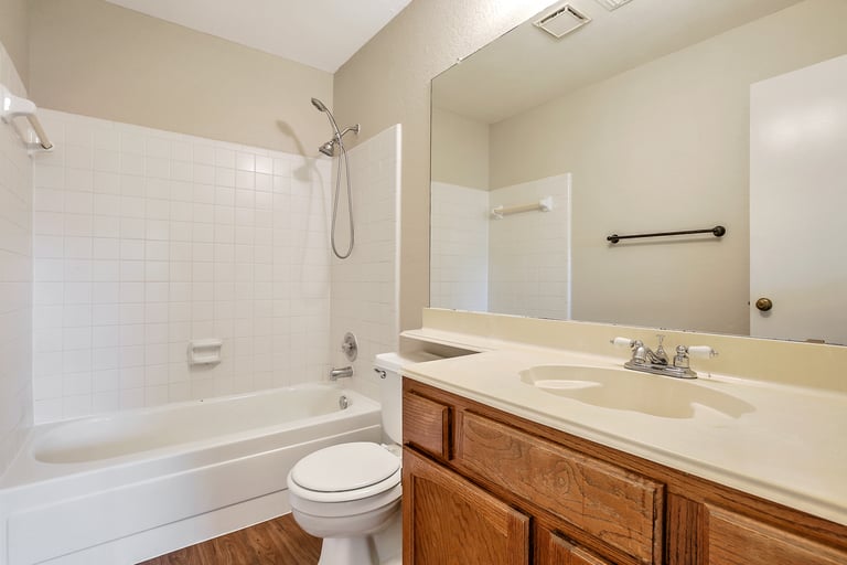 Photo 15 of 26 - 5804 Maurie Dr, Watauga, TX 76148