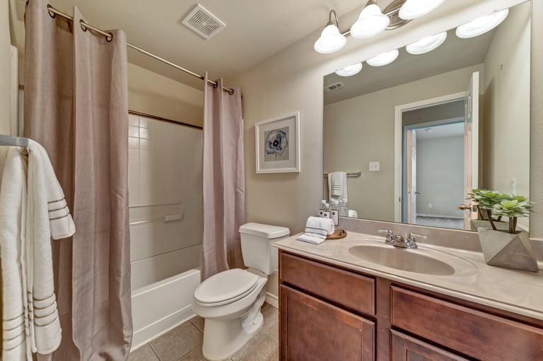 Photo 26 of 30 - 2807 Oak Glen Dr, Grand Prairie, TX 75052