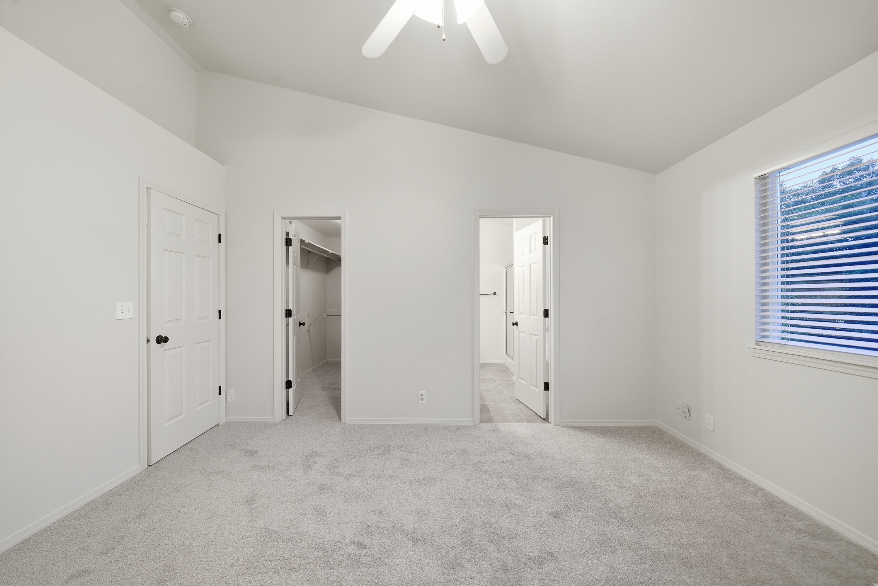 Photo 4 of 33 of 919 E Hawk St, Meridian, ID