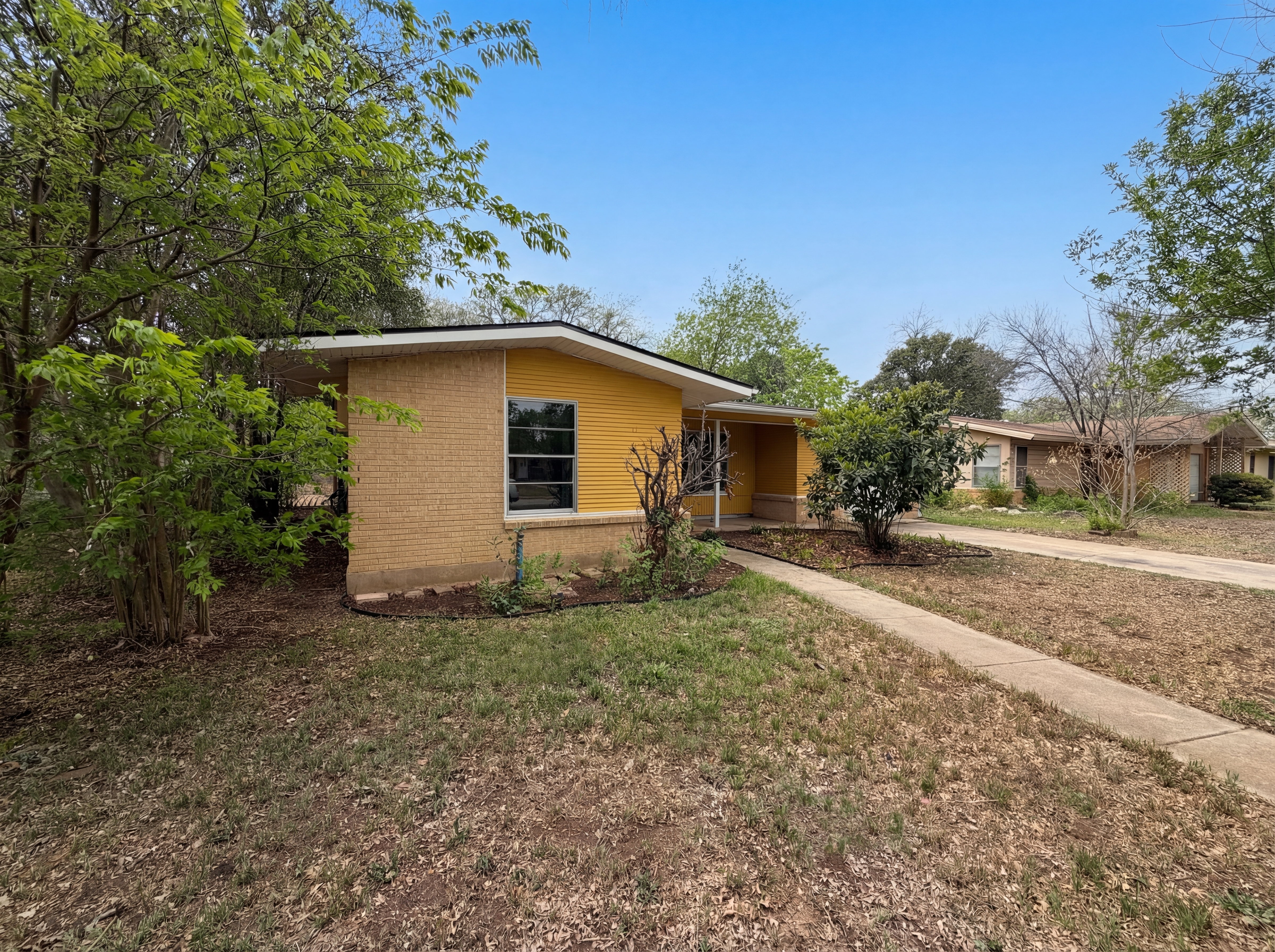 Photo 7 of 16 of 125 Scott Ave, Universal City, TX