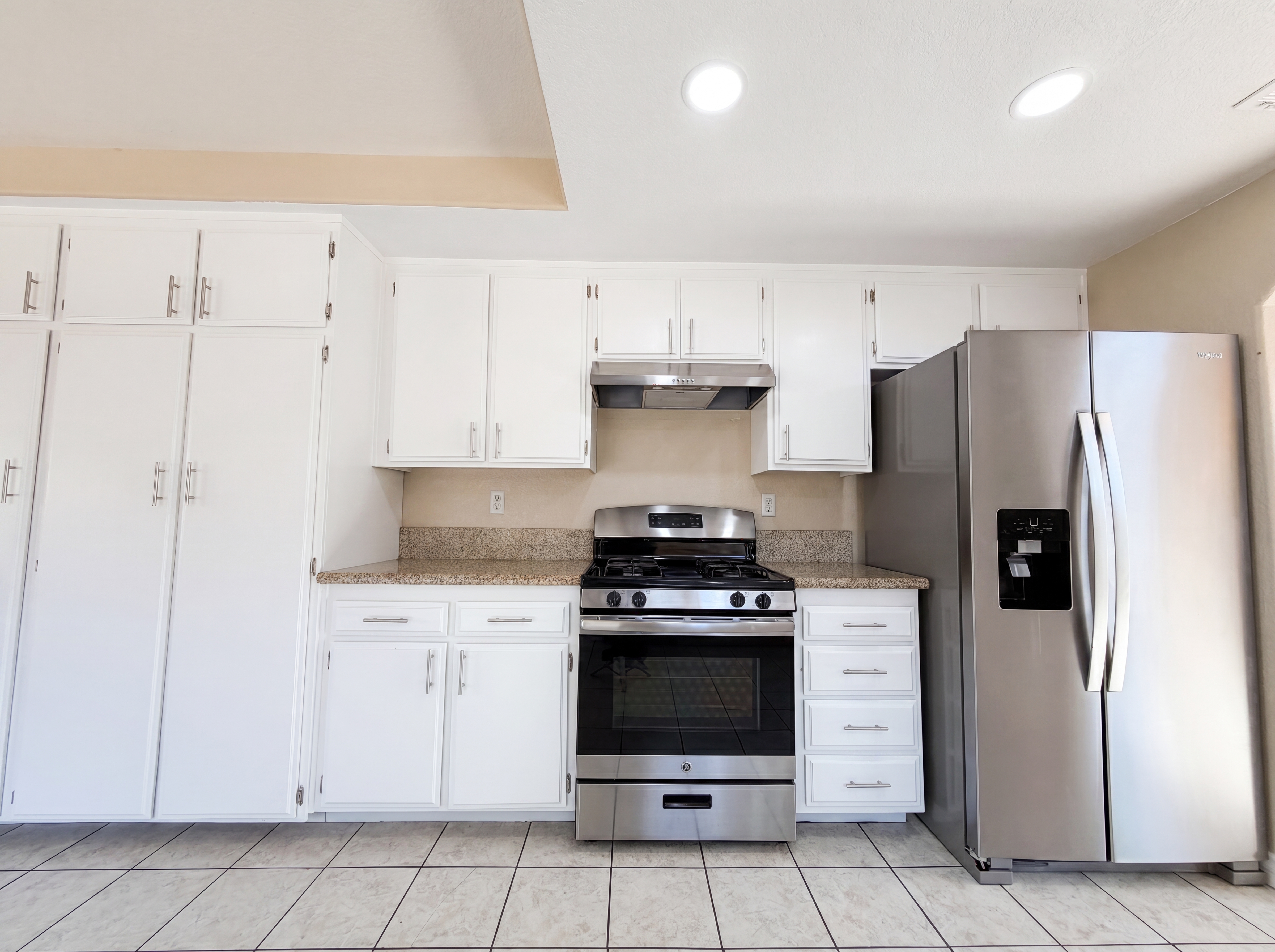 Photo 9 of 28 of 5545 W Avenue L6, Lancaster, CA