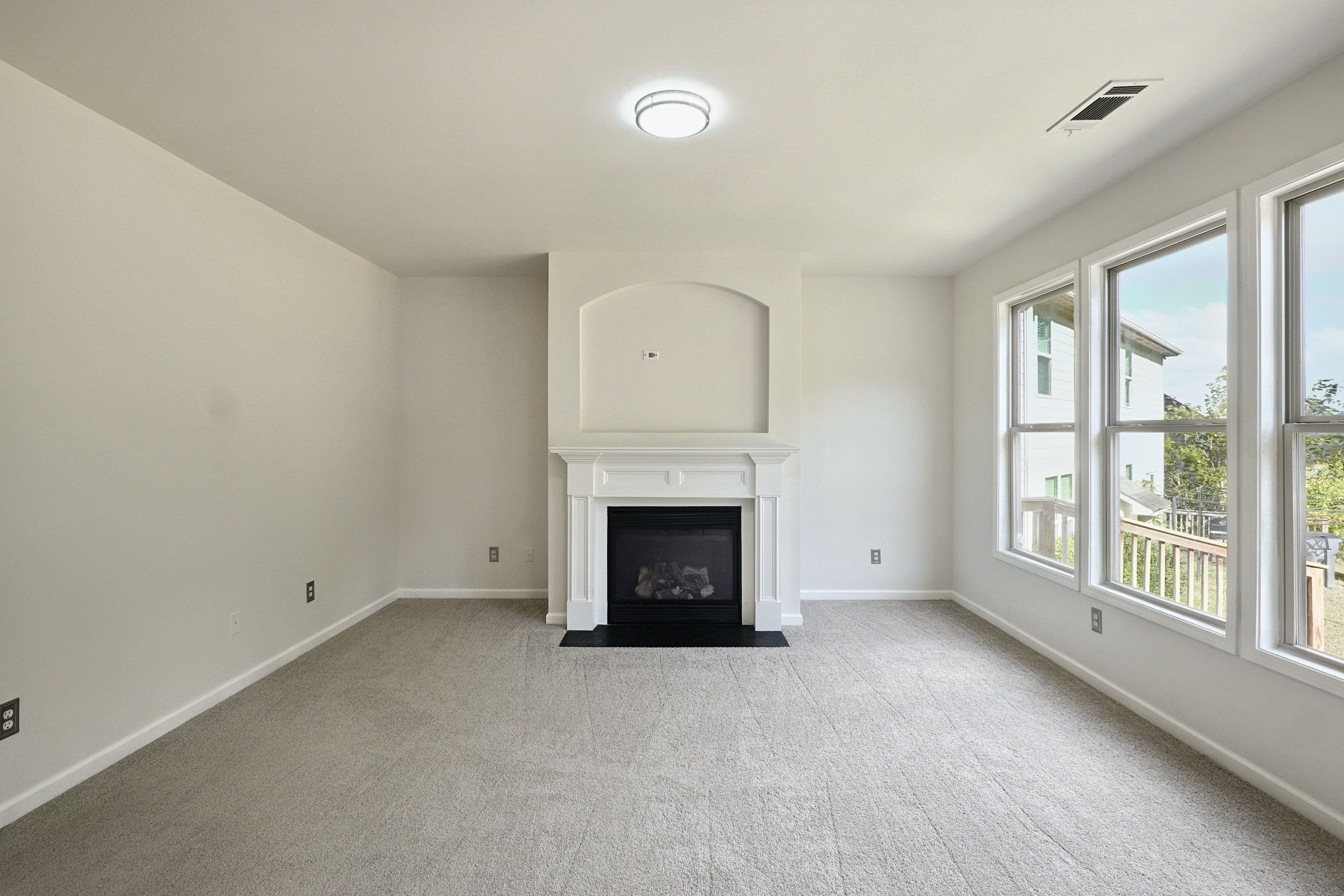 Photo 2 of 35 of 6003 Providence Dr, Union City, GA