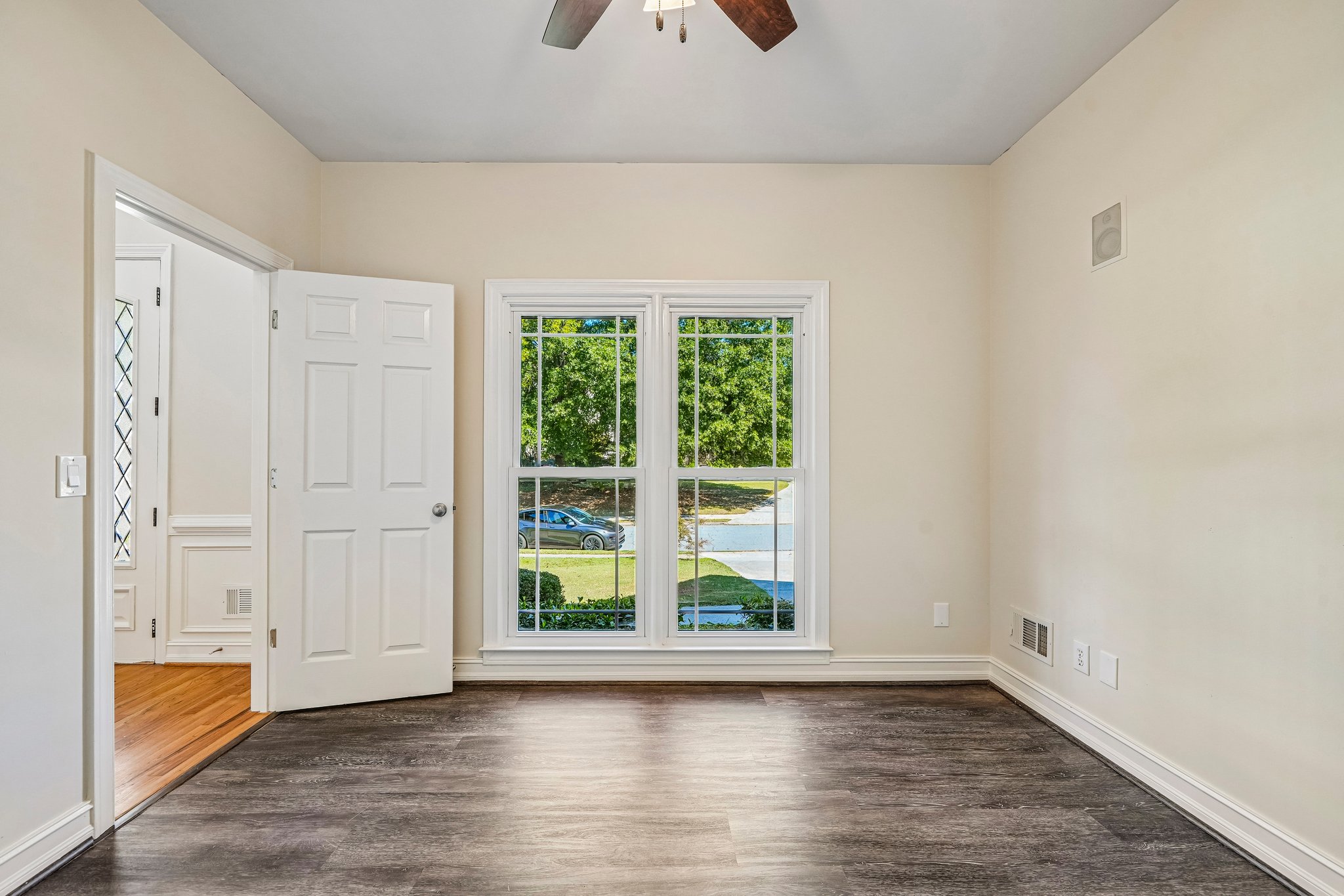 Photo 13 of 37 of 5156 Broadgreen Dr, Peachtree Corners, GA