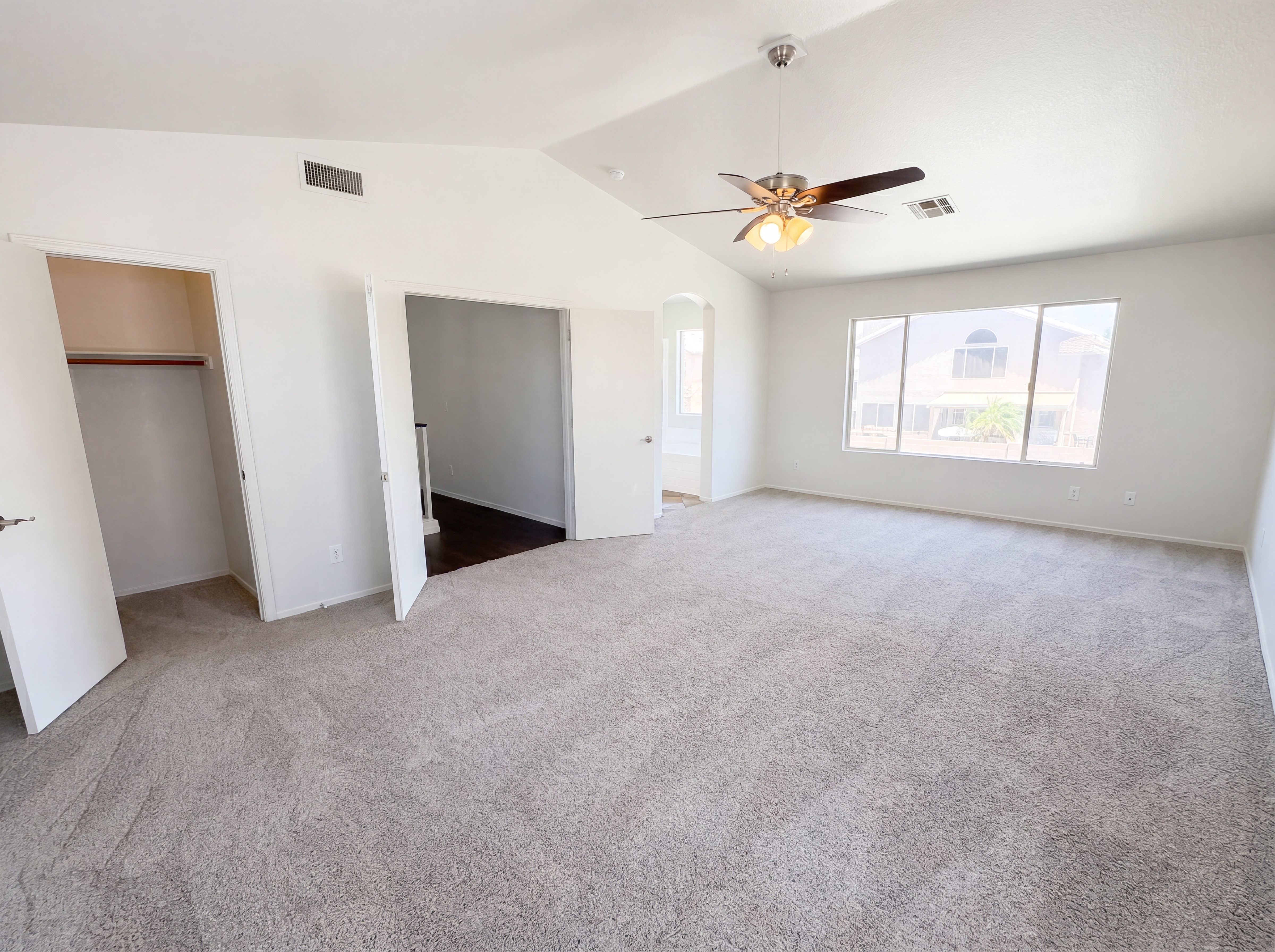 Photo 4 of 29 of 10860 W Lone Cactus Dr, Peoria, AZ