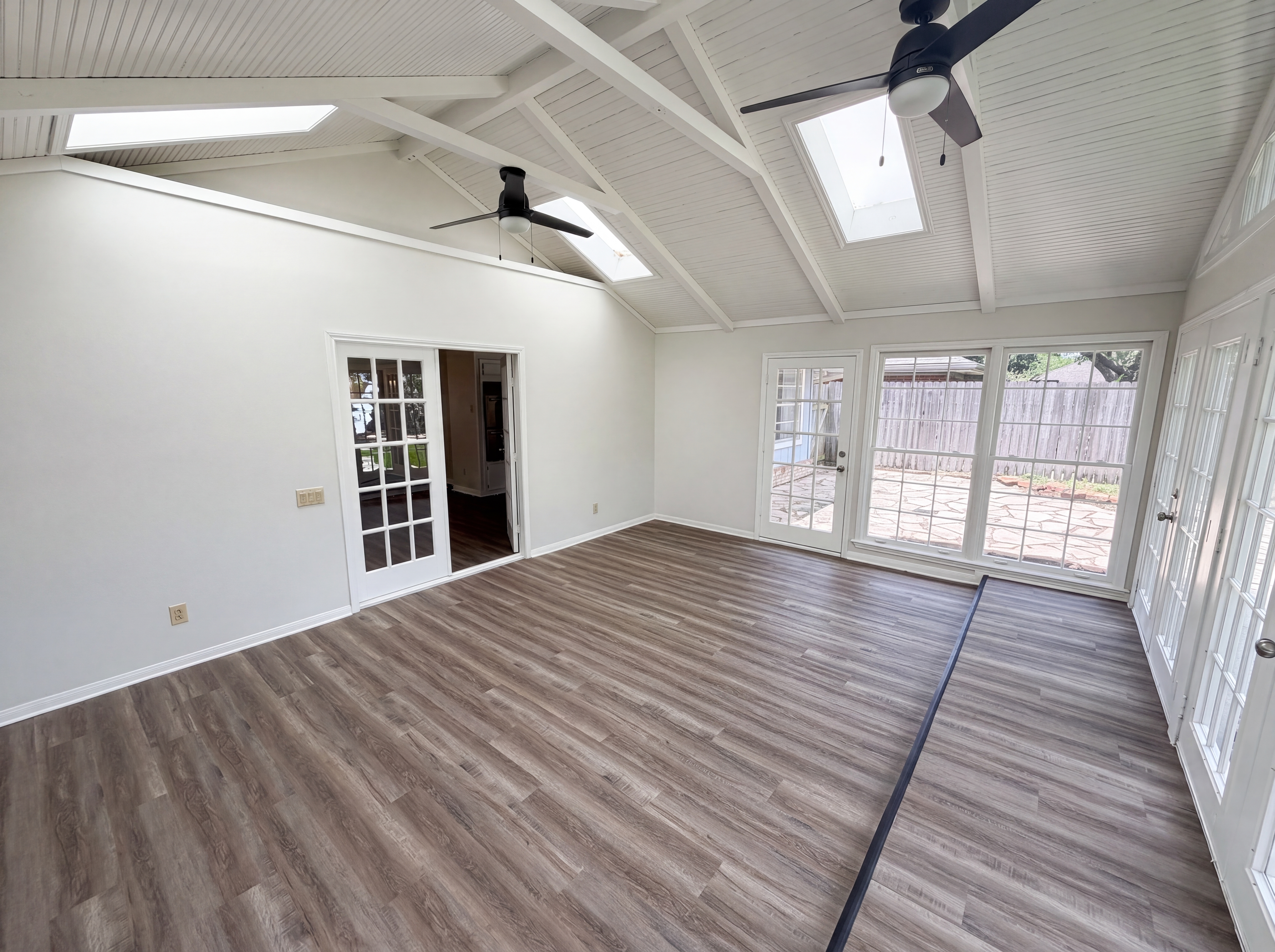Photo 8 of 25 of 1913 Tulsa St, Deer Park, TX