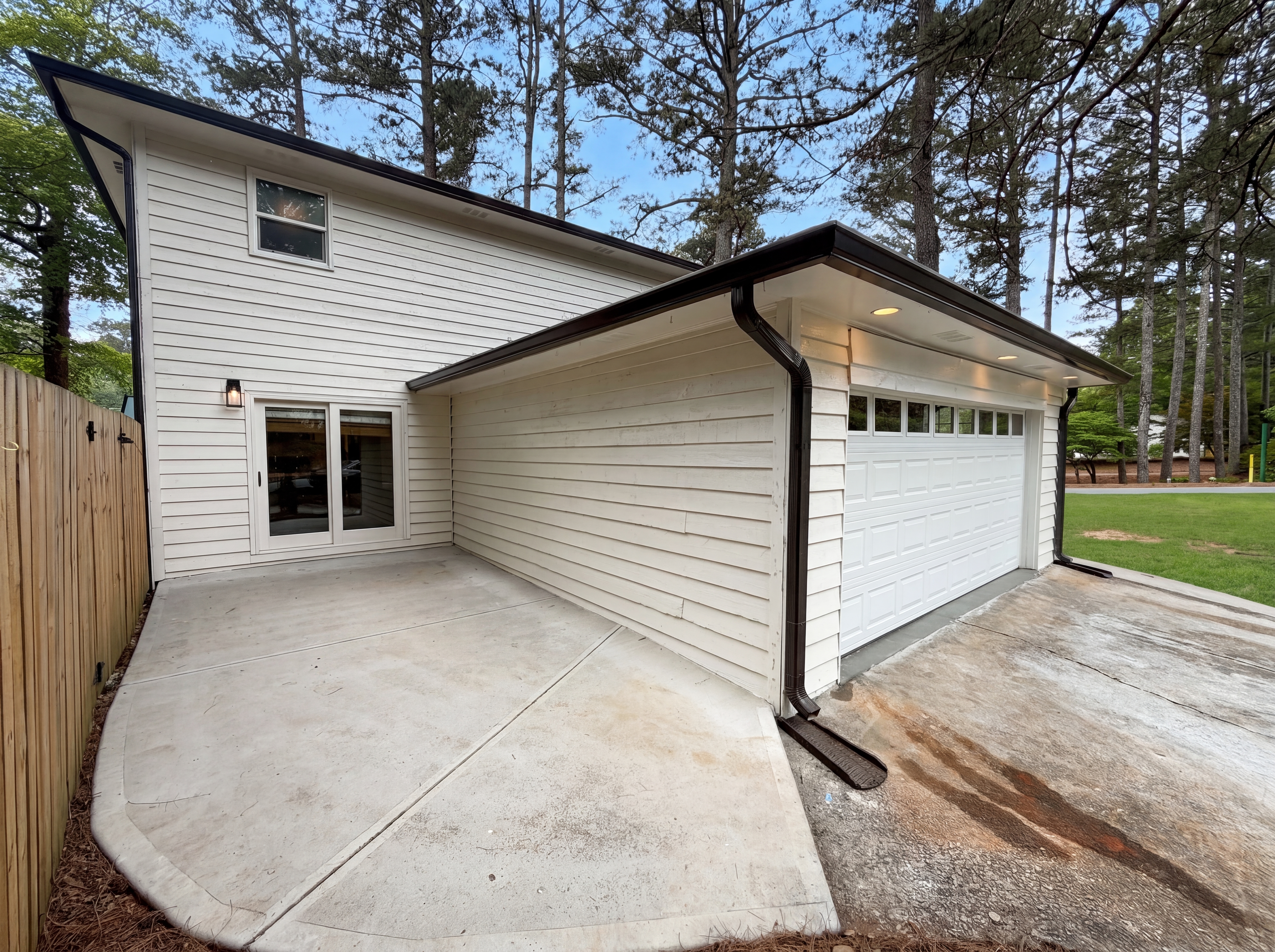 Photo 33 of 38 of 1772 Huntingford Dr, Marietta, GA